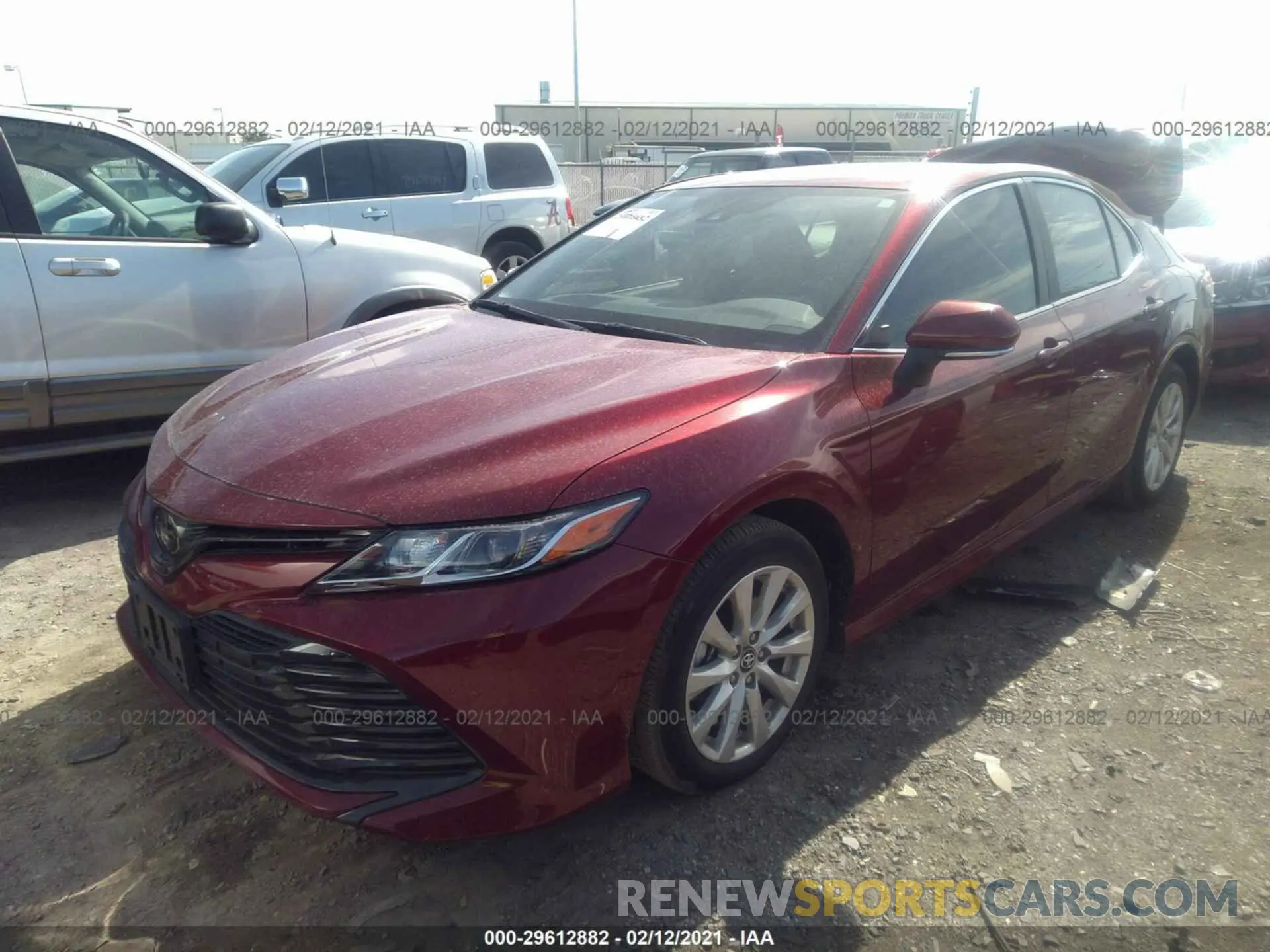 2 fotografías del automóvil dañado 4T1B11HK0KU817221 TOYOTA CAMRY 2019