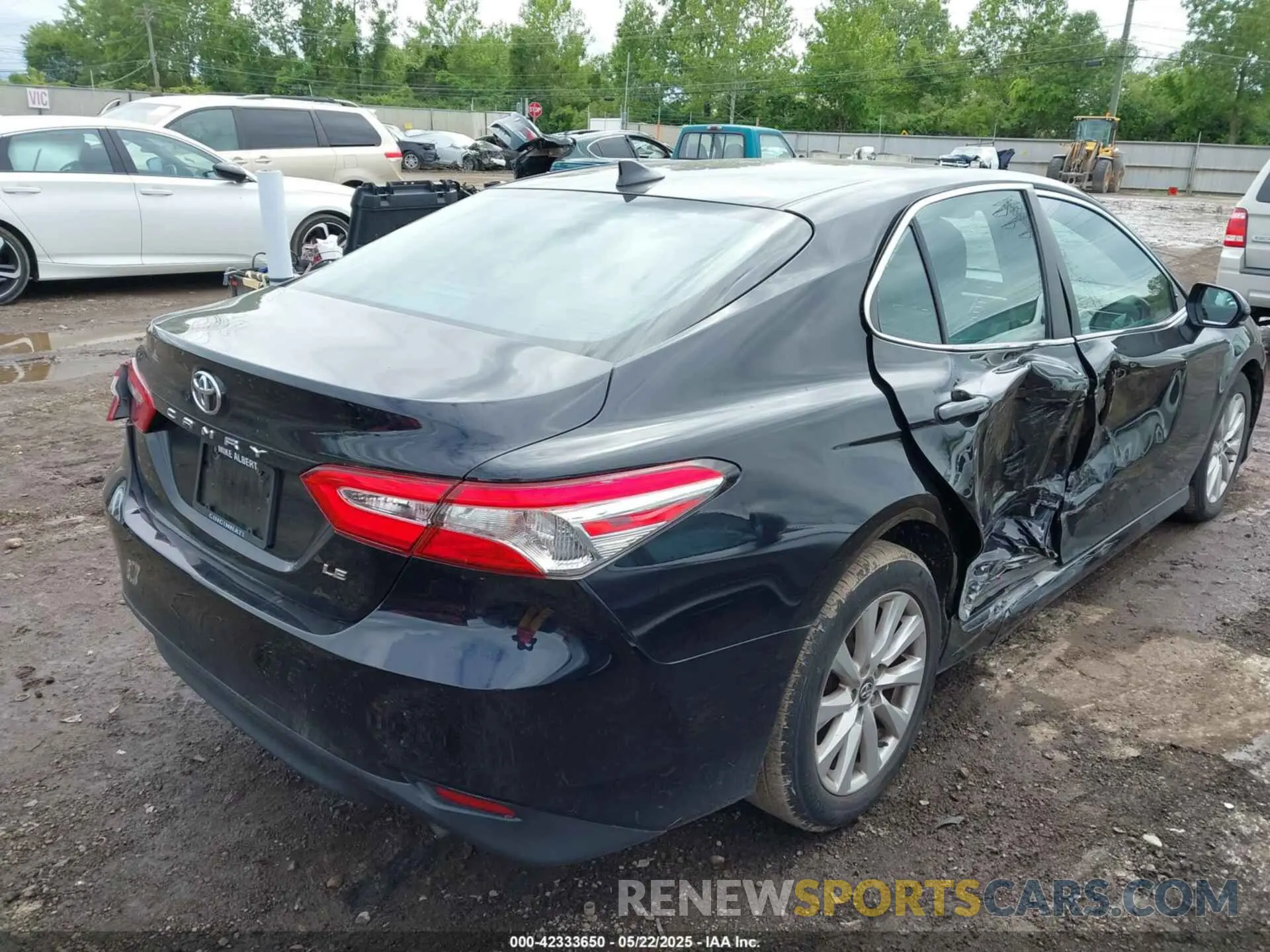 4 fotografías del automóvil dañado 4T1B11HK0KU821995 TOYOTA CAMRY 2019