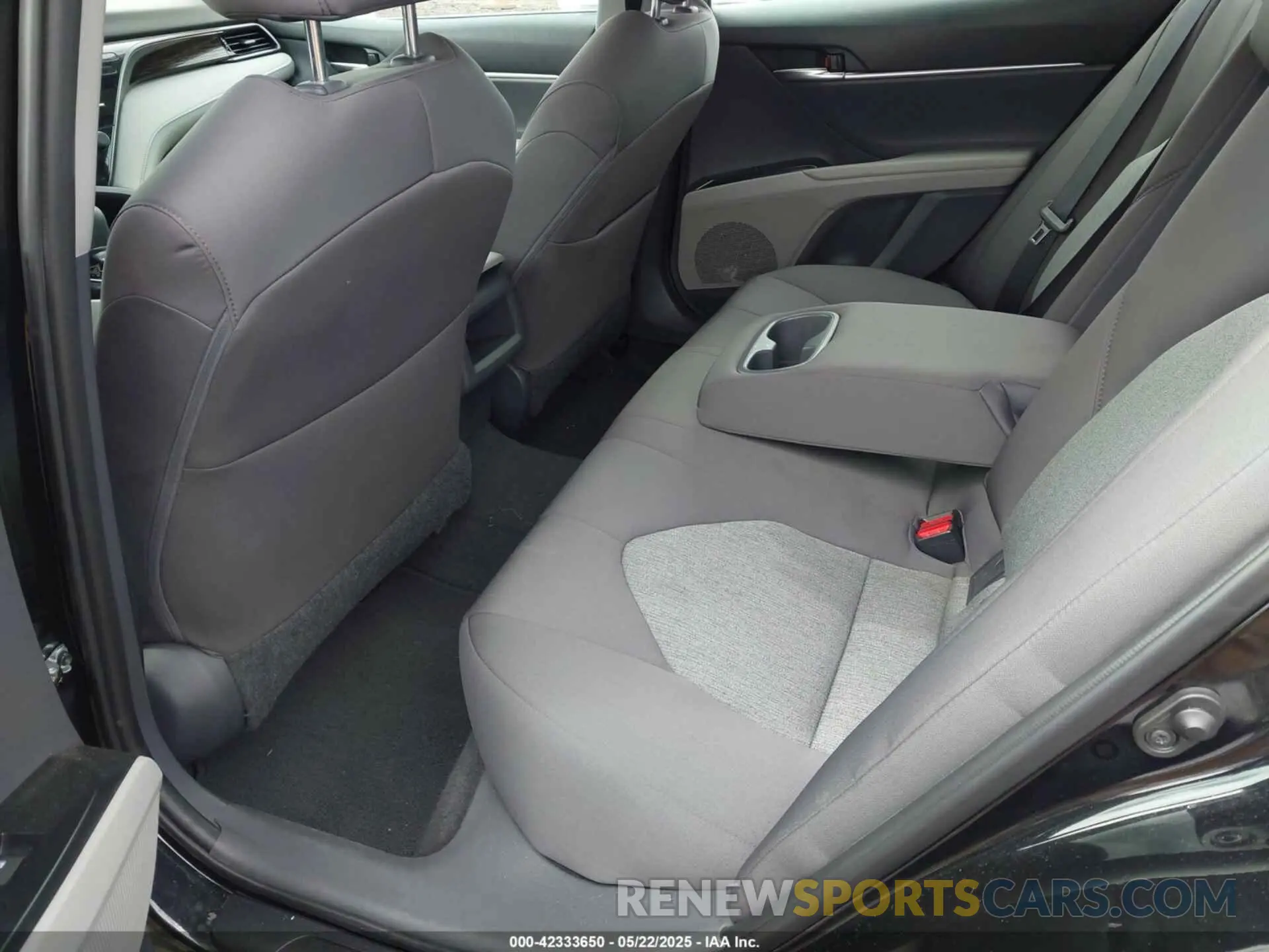 8 fotografías del automóvil dañado 4T1B11HK0KU821995 TOYOTA CAMRY 2019