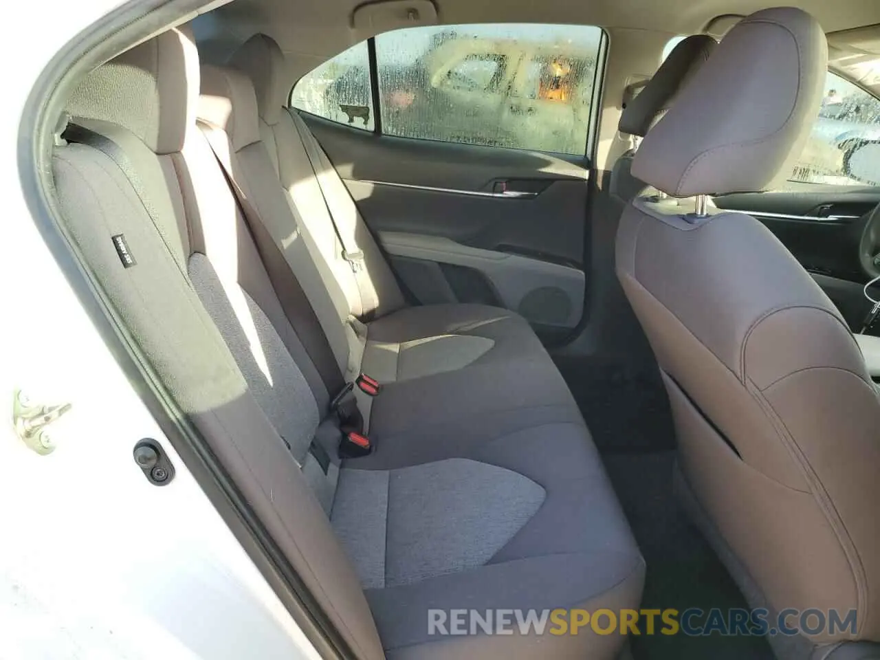 10 fotografías del automóvil dañado 4T1B11HK0KU823066 TOYOTA CAMRY 2019
