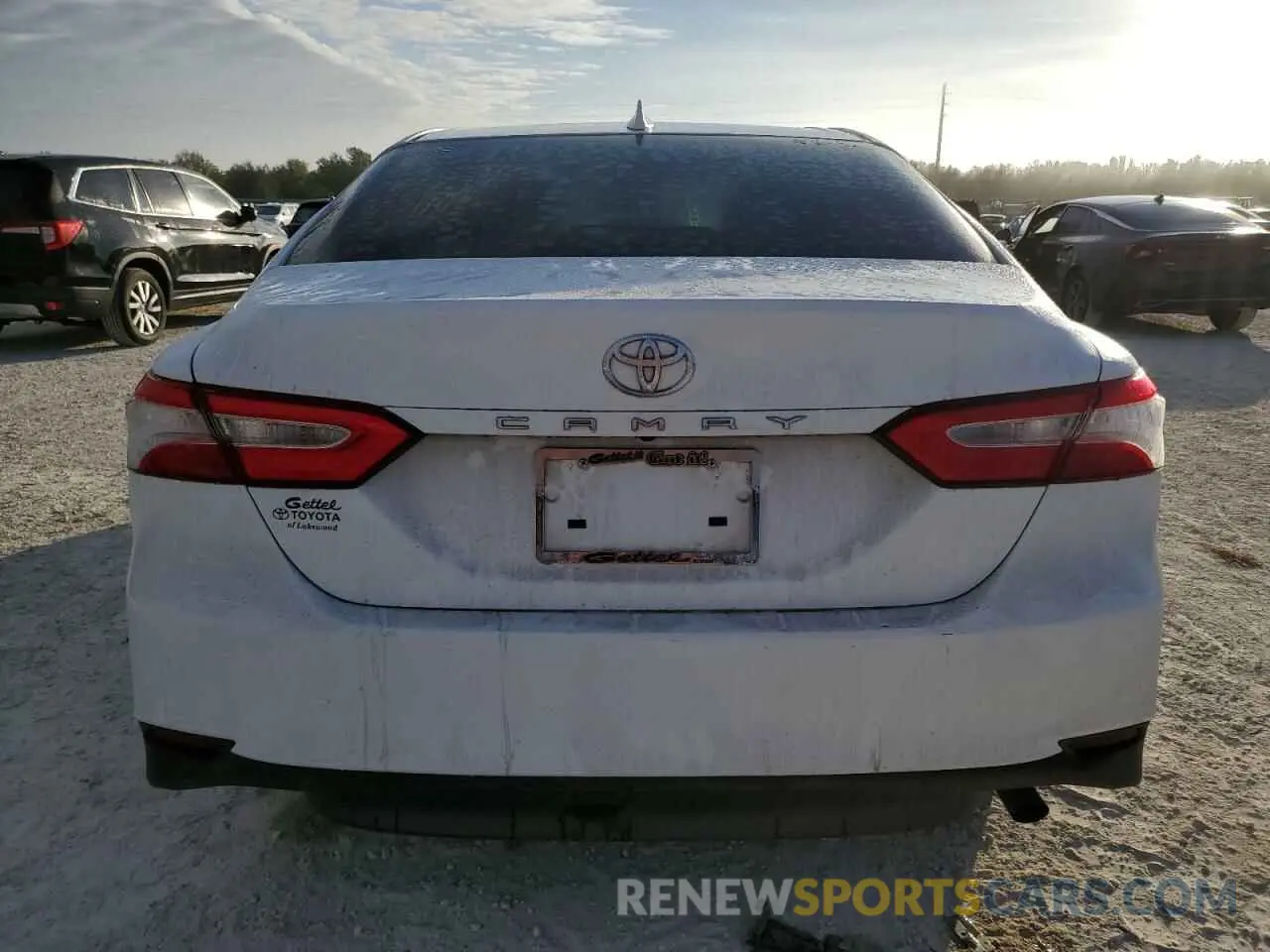 6 fotografías del automóvil dañado 4T1B11HK0KU823066 TOYOTA CAMRY 2019