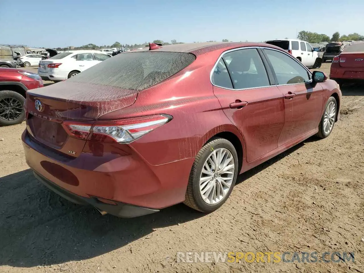 3 fotografías del automóvil dañado 4T1B11HK0KU824301 TOYOTA CAMRY 2019