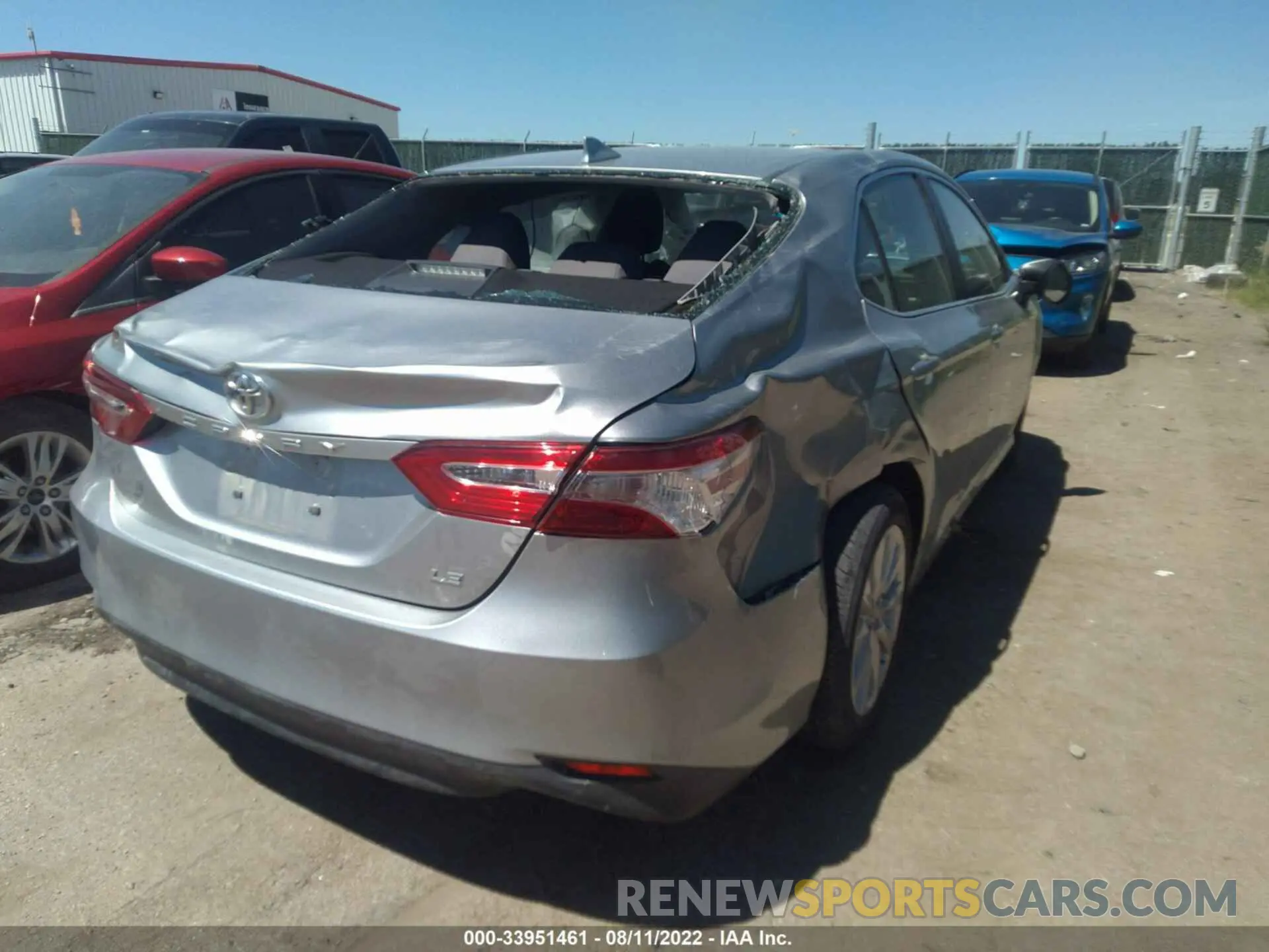 4 fotografías del automóvil dañado 4T1B11HK0KU824444 TOYOTA CAMRY 2019