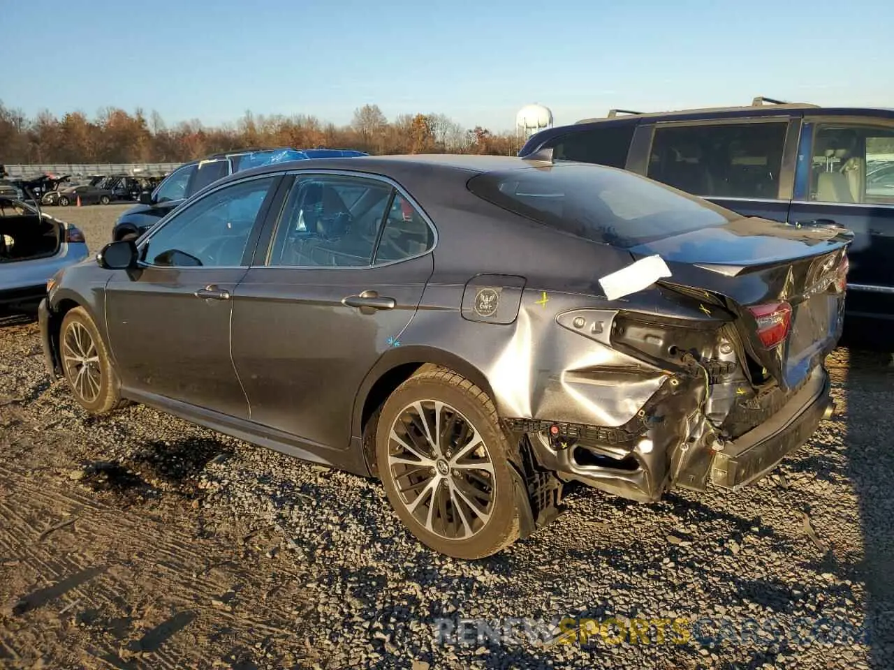 2 fotografías del automóvil dañado 4T1B11HK0KU827084 TOYOTA CAMRY 2019