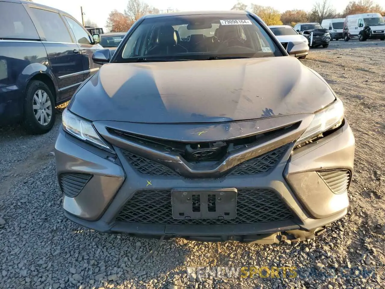 5 fotografías del automóvil dañado 4T1B11HK0KU827084 TOYOTA CAMRY 2019