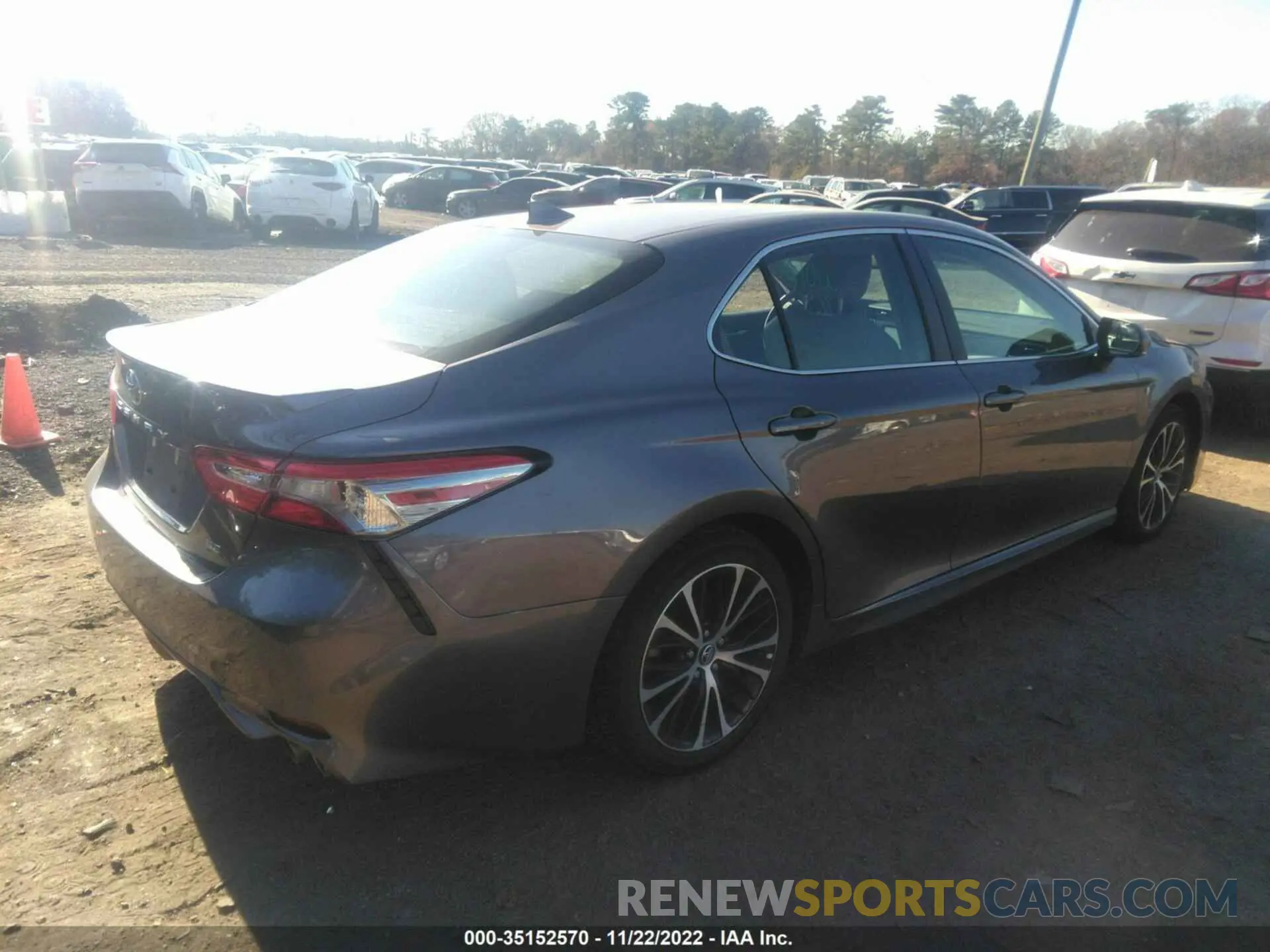 4 fotografías del automóvil dañado 4T1B11HK0KU836271 TOYOTA CAMRY 2019