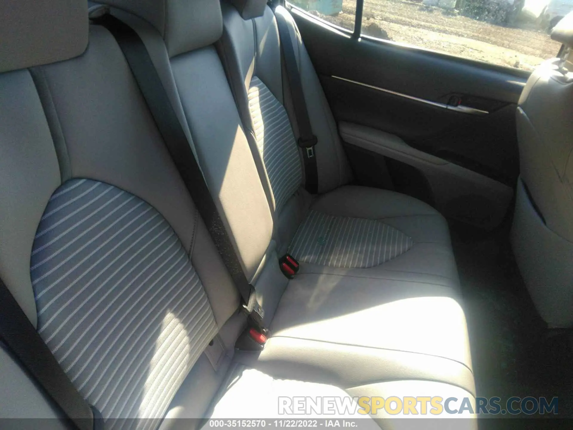 8 fotografías del automóvil dañado 4T1B11HK0KU836271 TOYOTA CAMRY 2019
