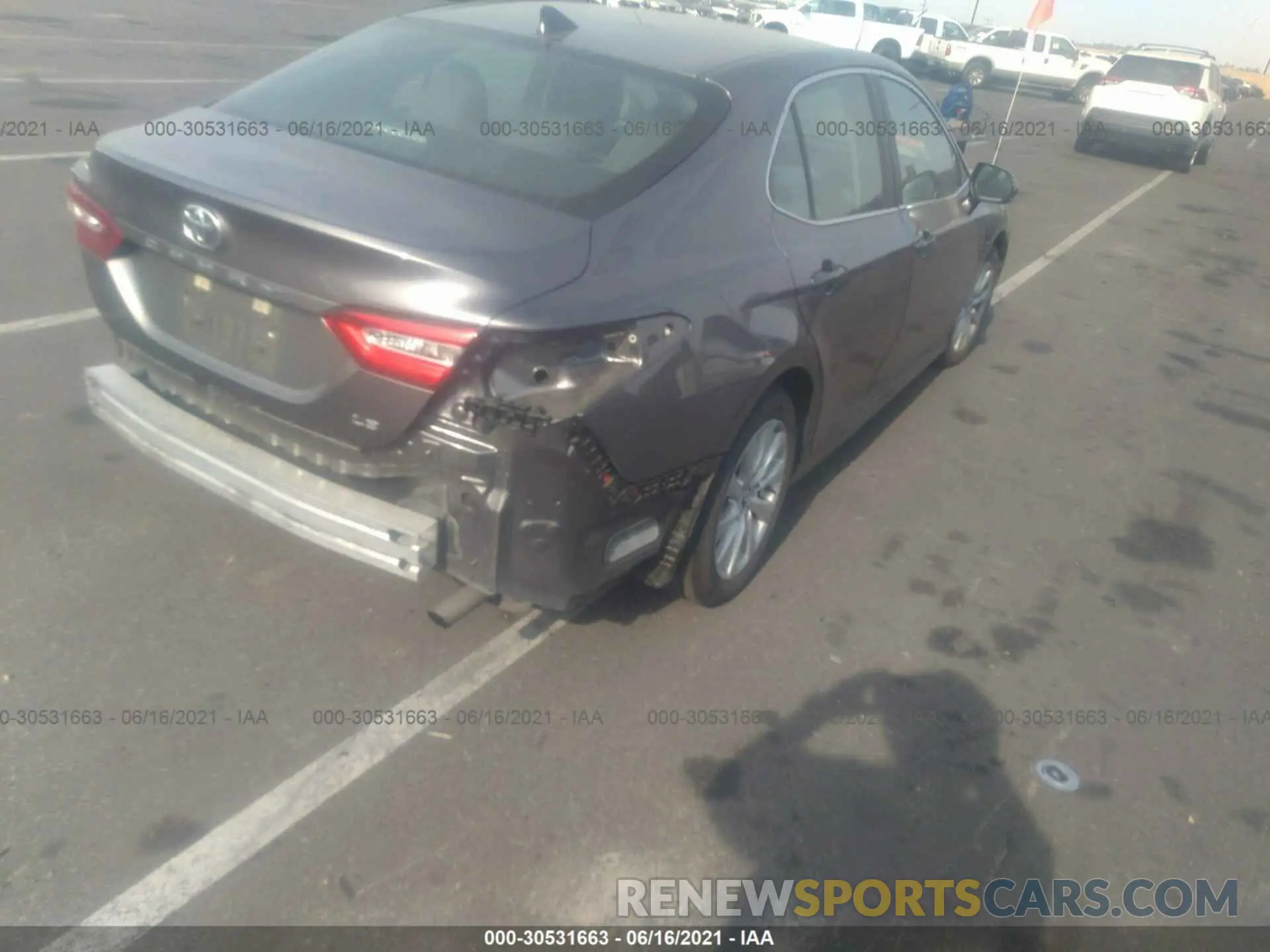 4 fotografías del automóvil dañado 4T1B11HK0KU837873 TOYOTA CAMRY 2019