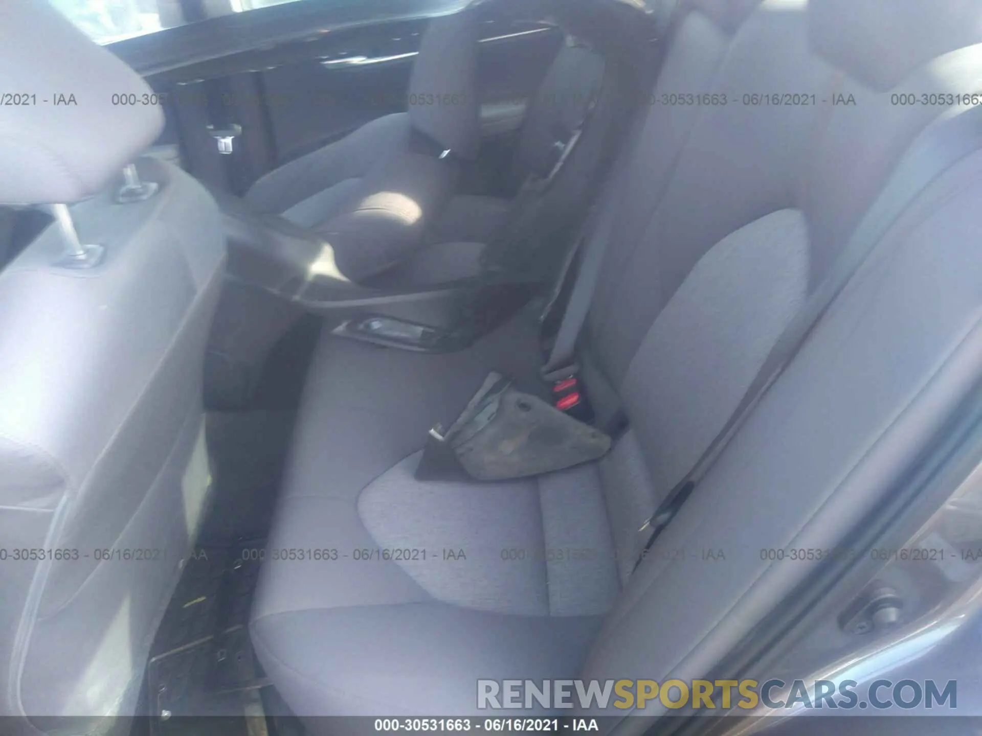 8 fotografías del automóvil dañado 4T1B11HK0KU837873 TOYOTA CAMRY 2019
