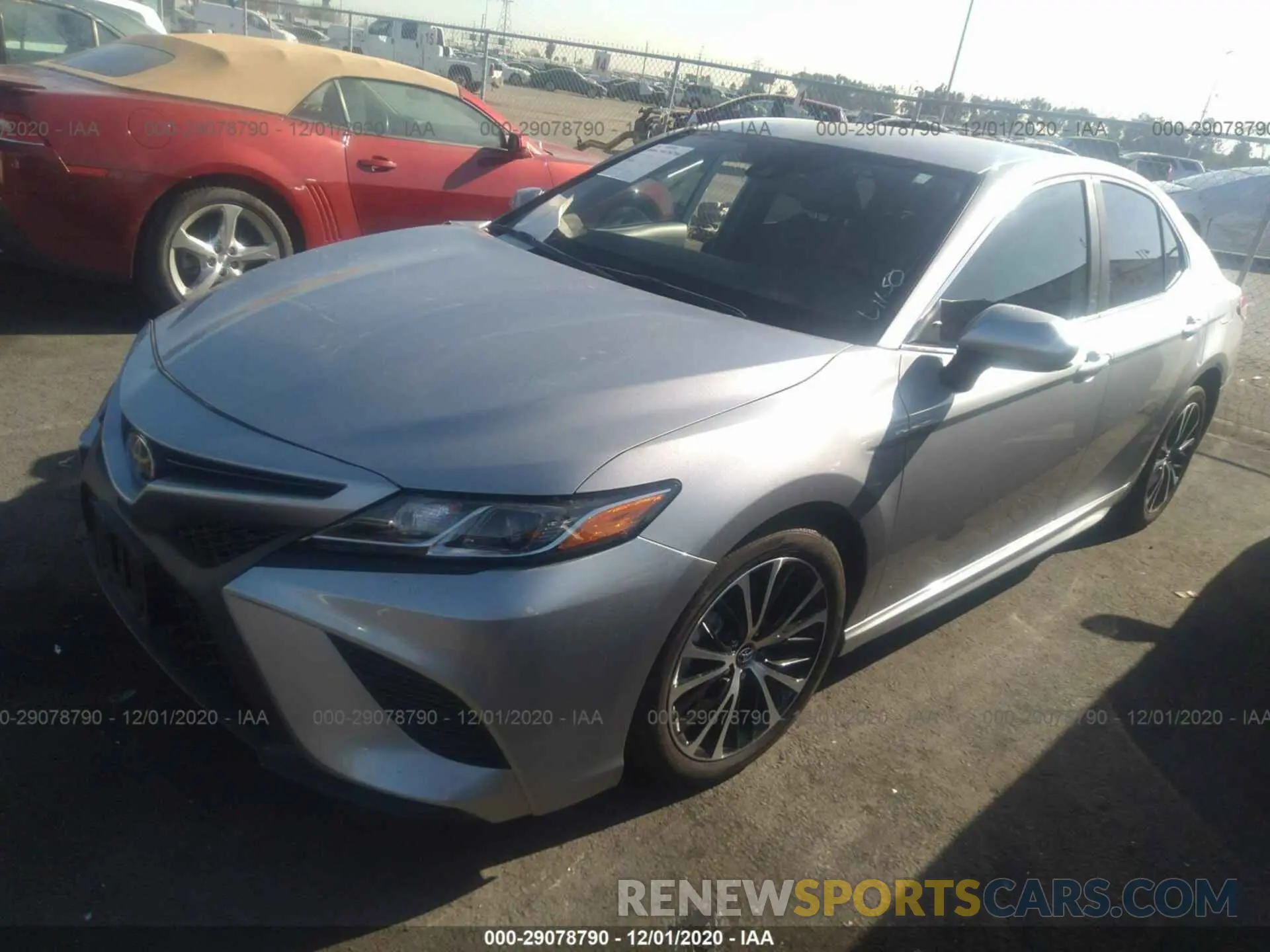2 fotografías del automóvil dañado 4T1B11HK0KU838439 TOYOTA CAMRY 2019