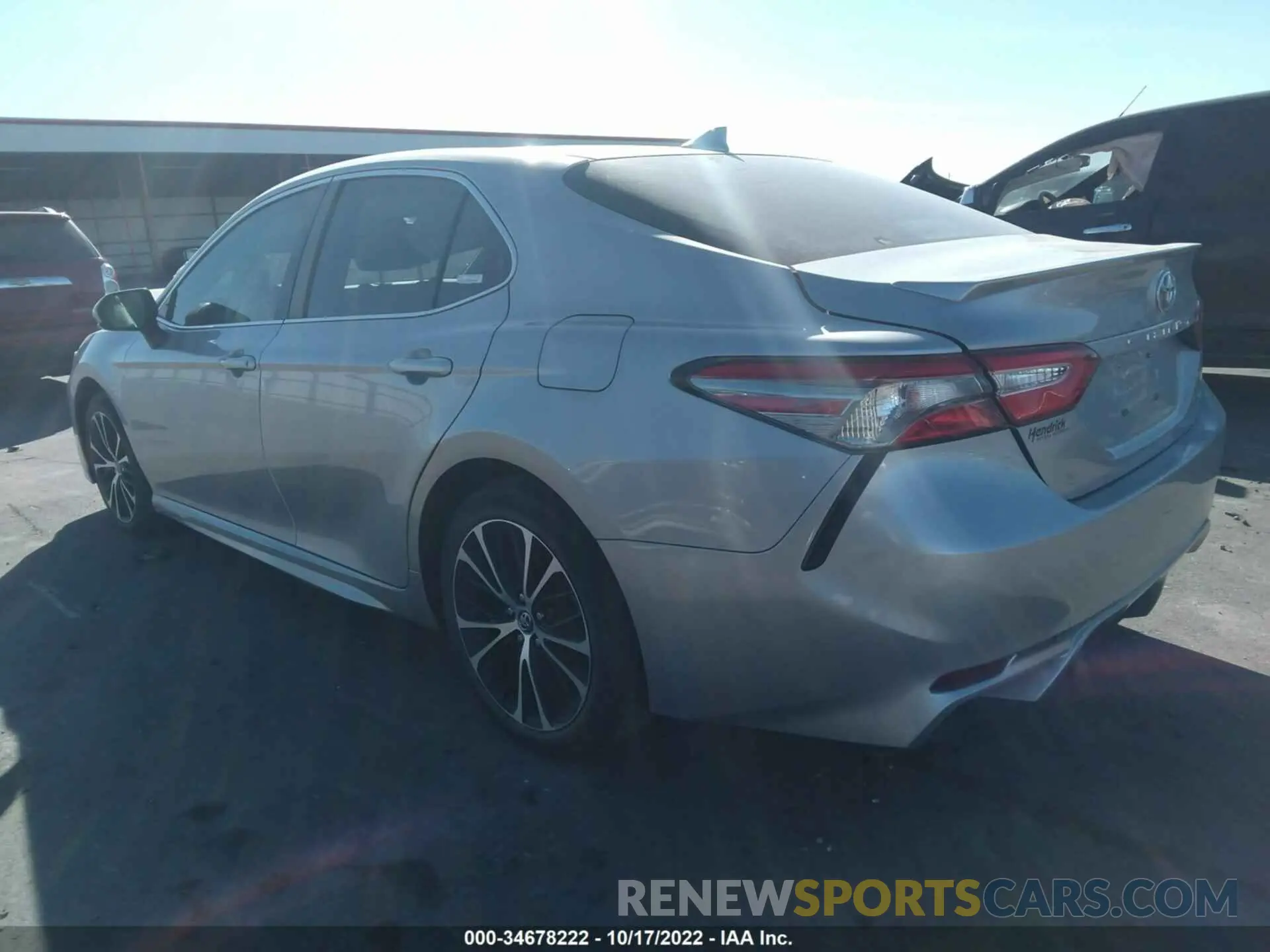 3 fotografías del automóvil dañado 4T1B11HK0KU838957 TOYOTA CAMRY 2019