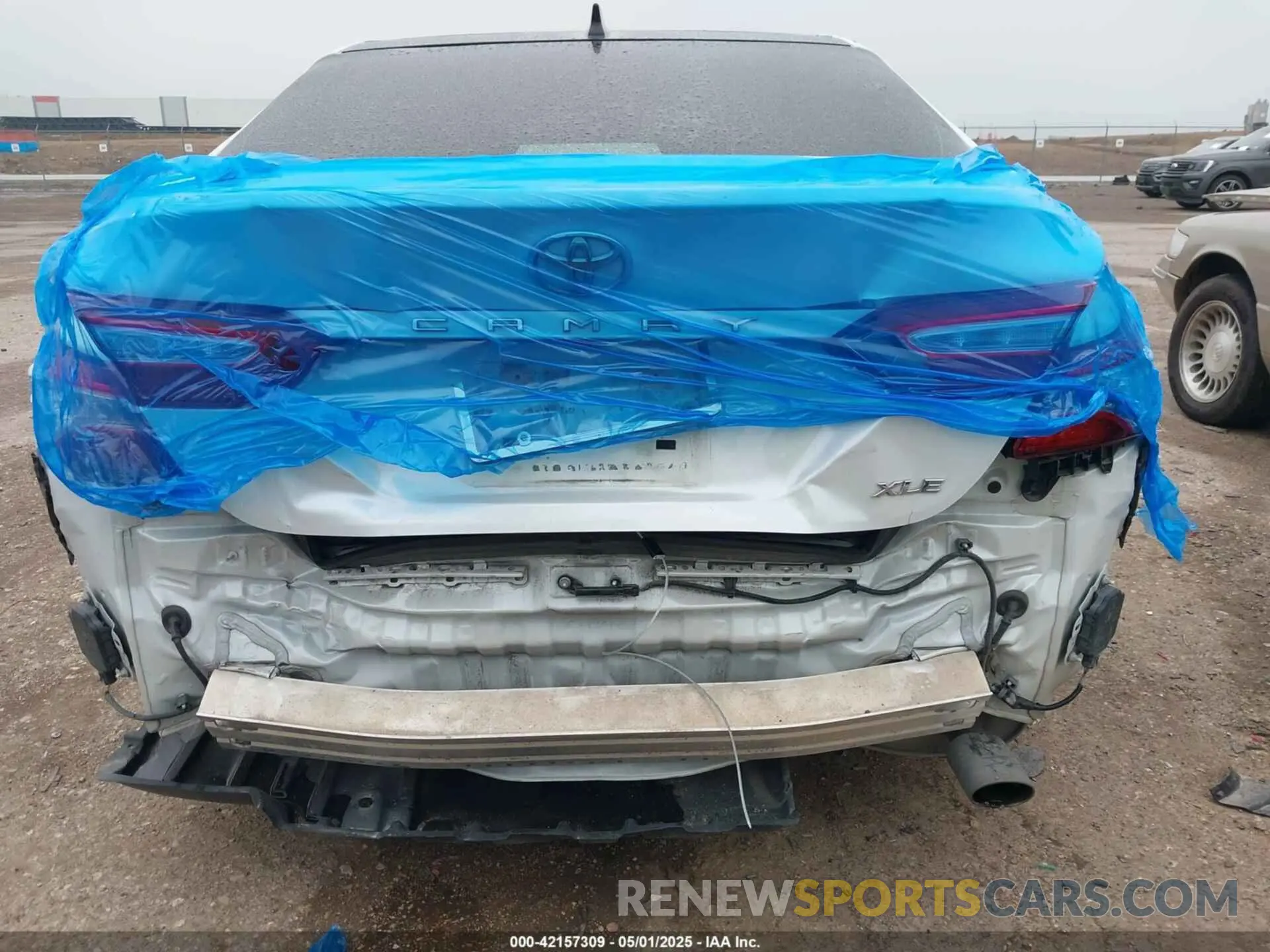 16 fotografías del automóvil dañado 4T1B11HK0KU841129 TOYOTA CAMRY 2019