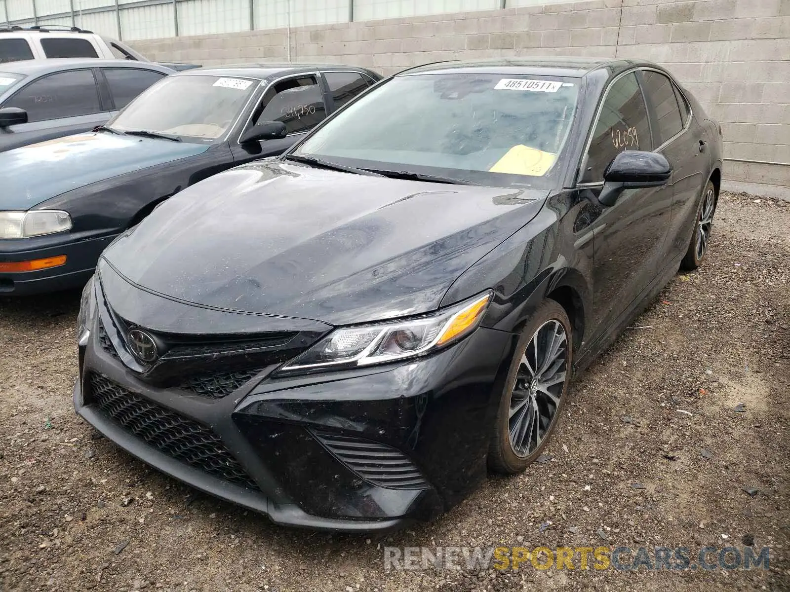 2 fotografías del automóvil dañado 4T1B11HK0KU842247 TOYOTA CAMRY 2019