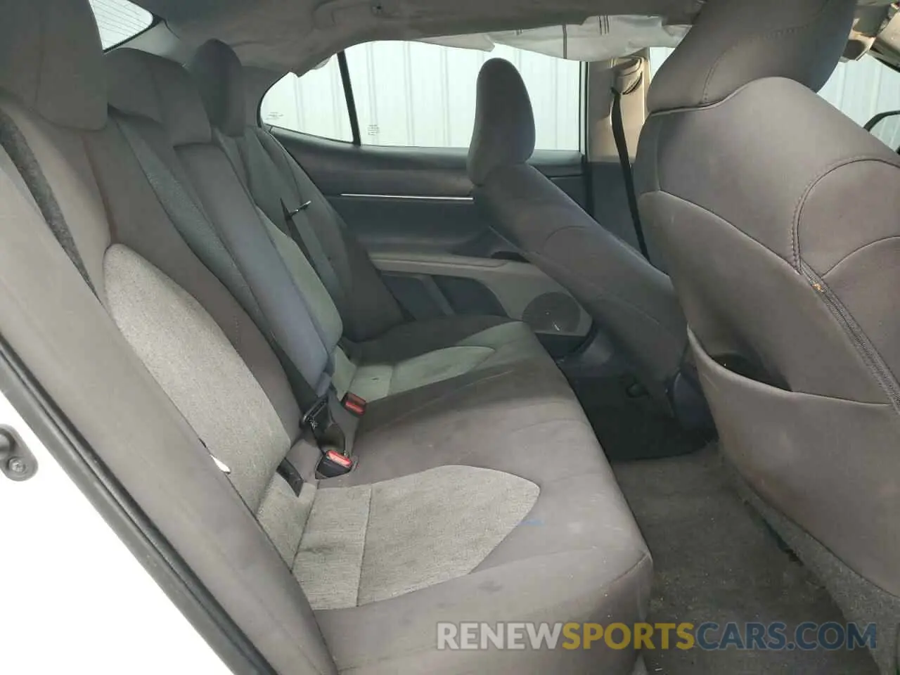 10 fotografías del automóvil dañado 4T1B11HK0KU845004 TOYOTA CAMRY 2019