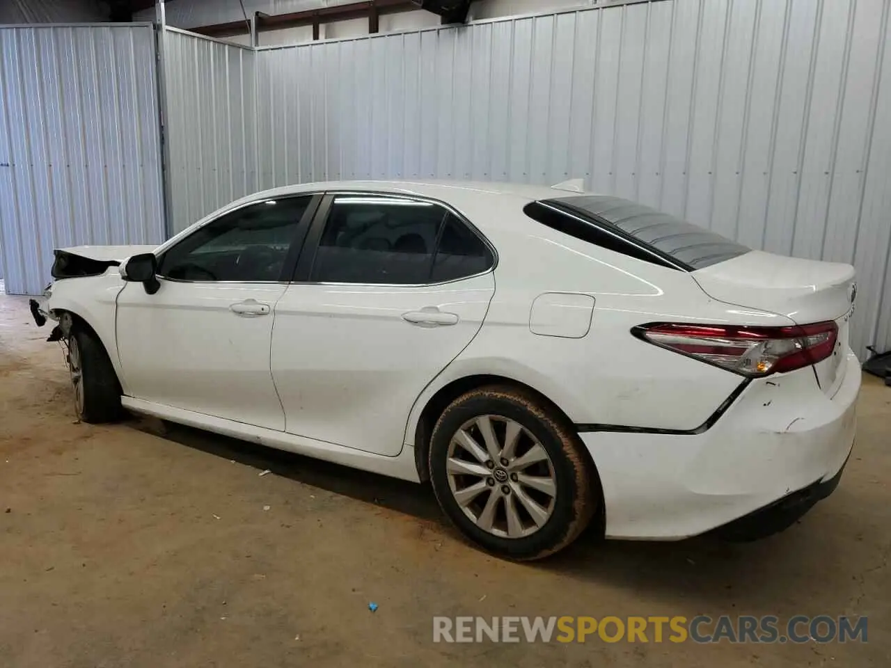 2 fotografías del automóvil dañado 4T1B11HK0KU845004 TOYOTA CAMRY 2019