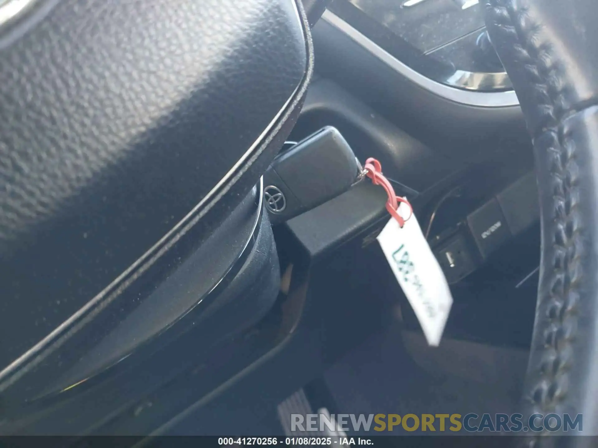 11 fotografías del automóvil dañado 4T1B11HK0KU847979 TOYOTA CAMRY 2019