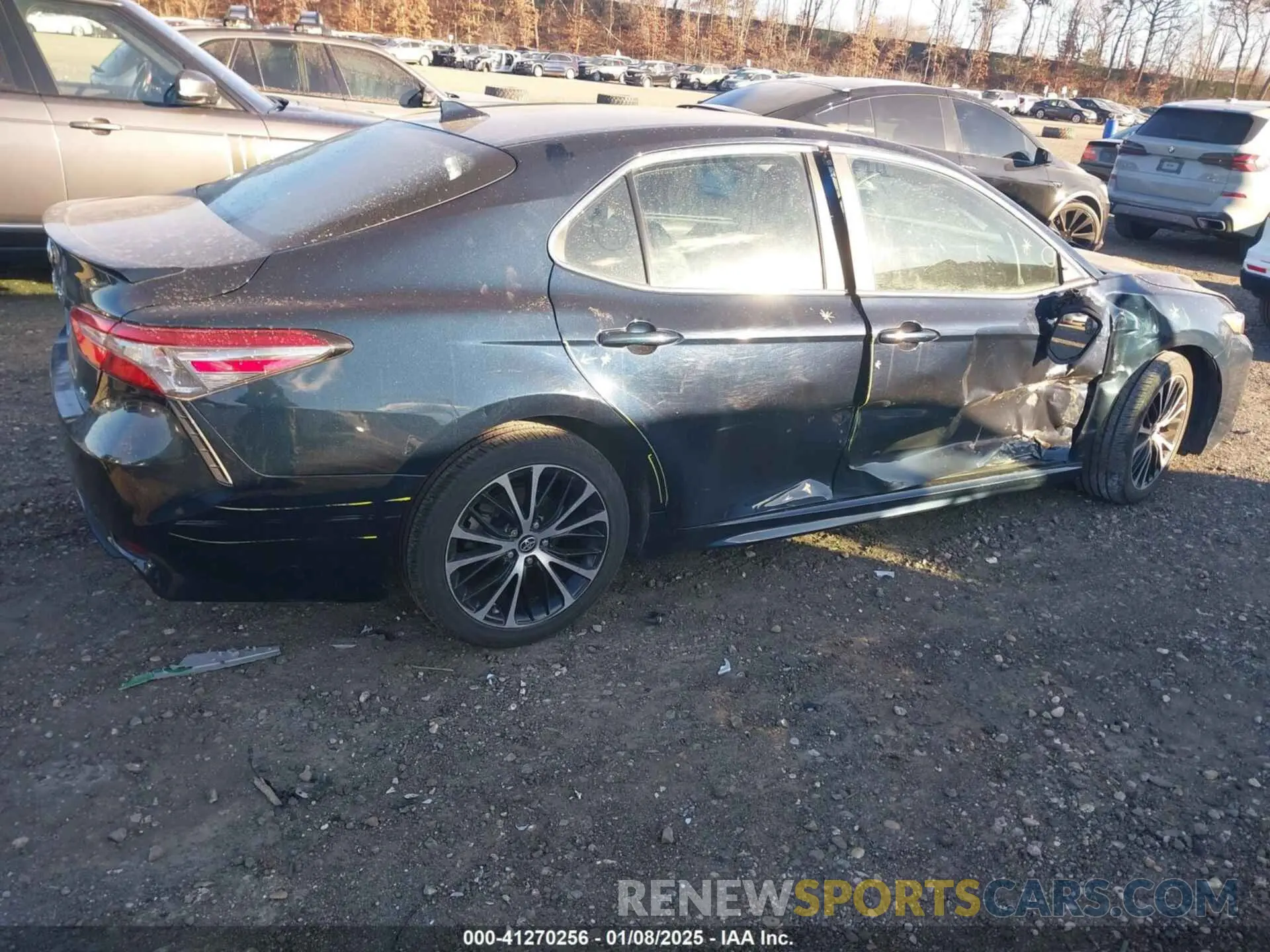 4 fotografías del automóvil dañado 4T1B11HK0KU847979 TOYOTA CAMRY 2019