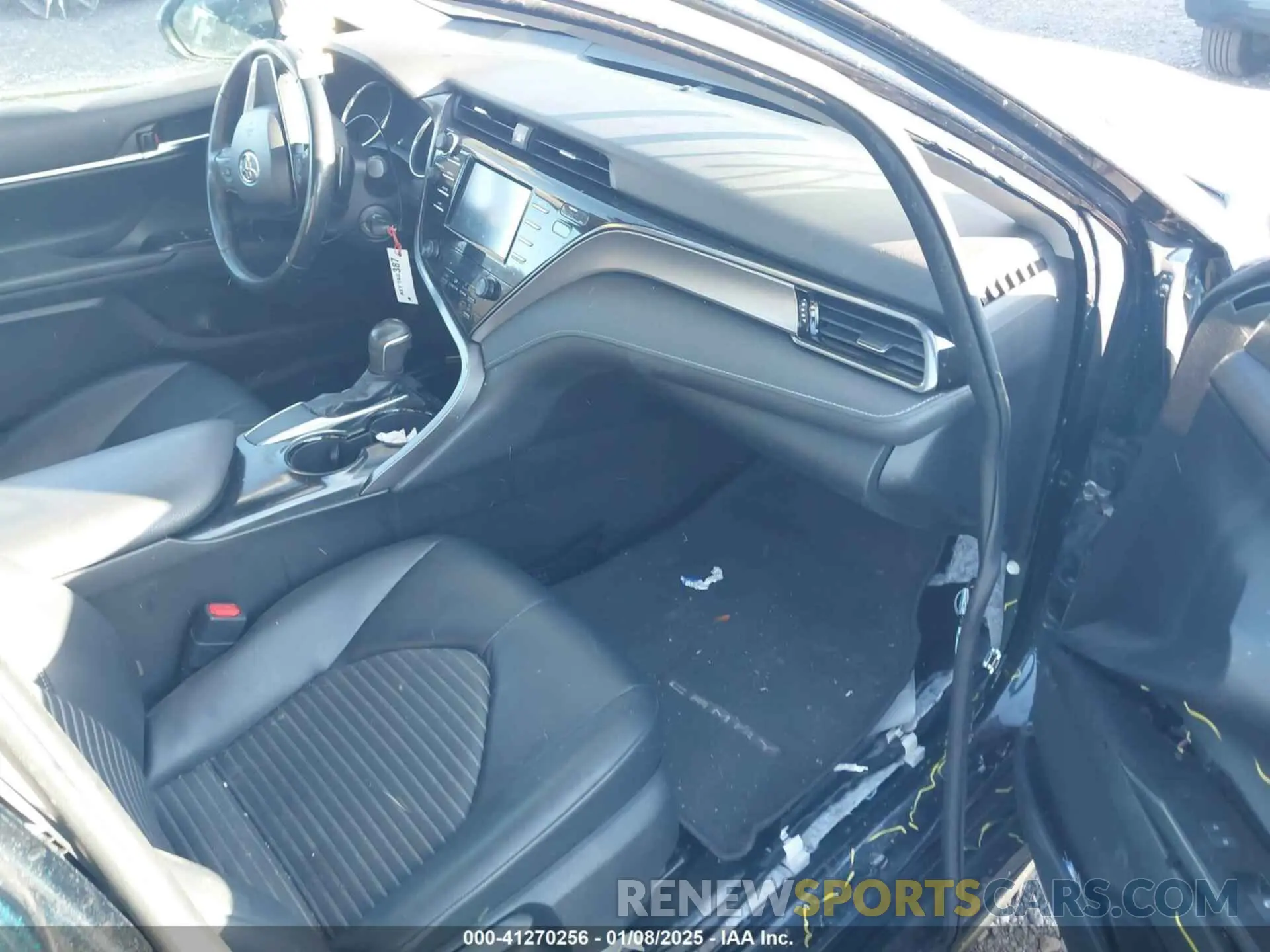 5 fotografías del automóvil dañado 4T1B11HK0KU847979 TOYOTA CAMRY 2019