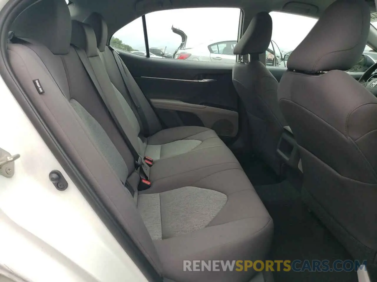 10 fotografías del automóvil dañado 4T1B11HK0KU849280 TOYOTA CAMRY 2019