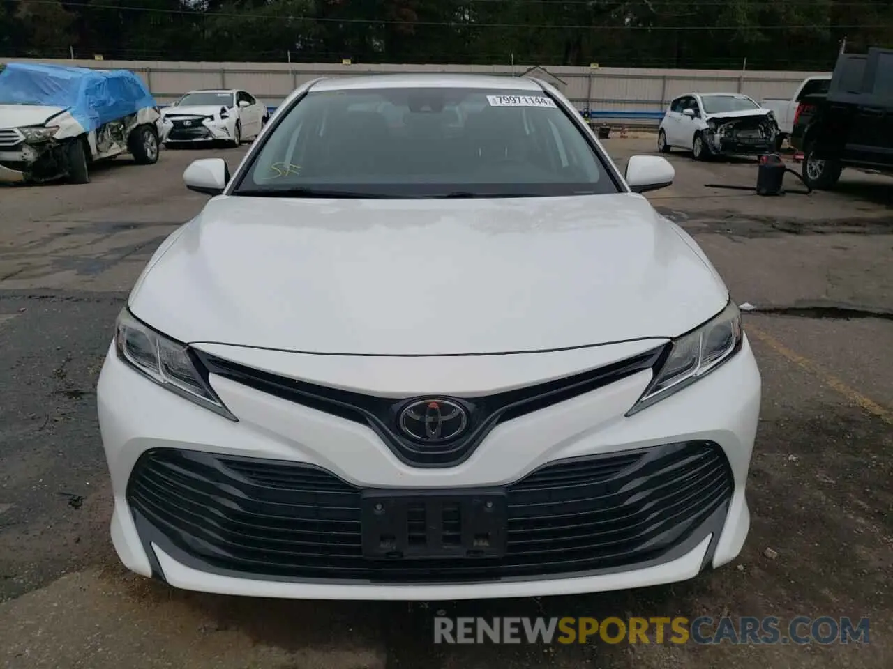 5 fotografías del automóvil dañado 4T1B11HK0KU849280 TOYOTA CAMRY 2019