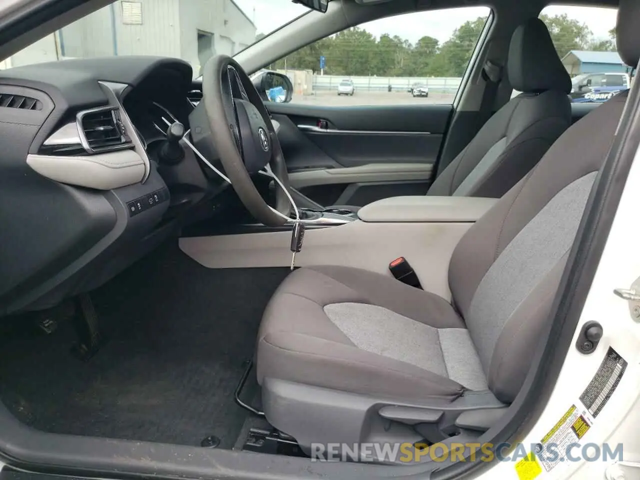 7 fotografías del automóvil dañado 4T1B11HK0KU849280 TOYOTA CAMRY 2019