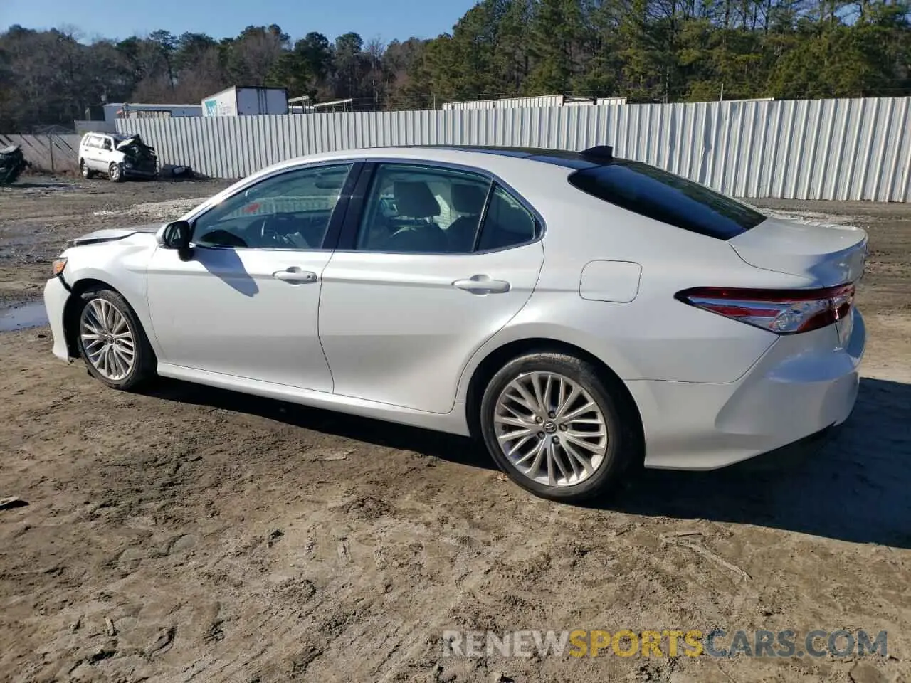 2 fotografías del automóvil dañado 4T1B11HK0KU854768 TOYOTA CAMRY 2019