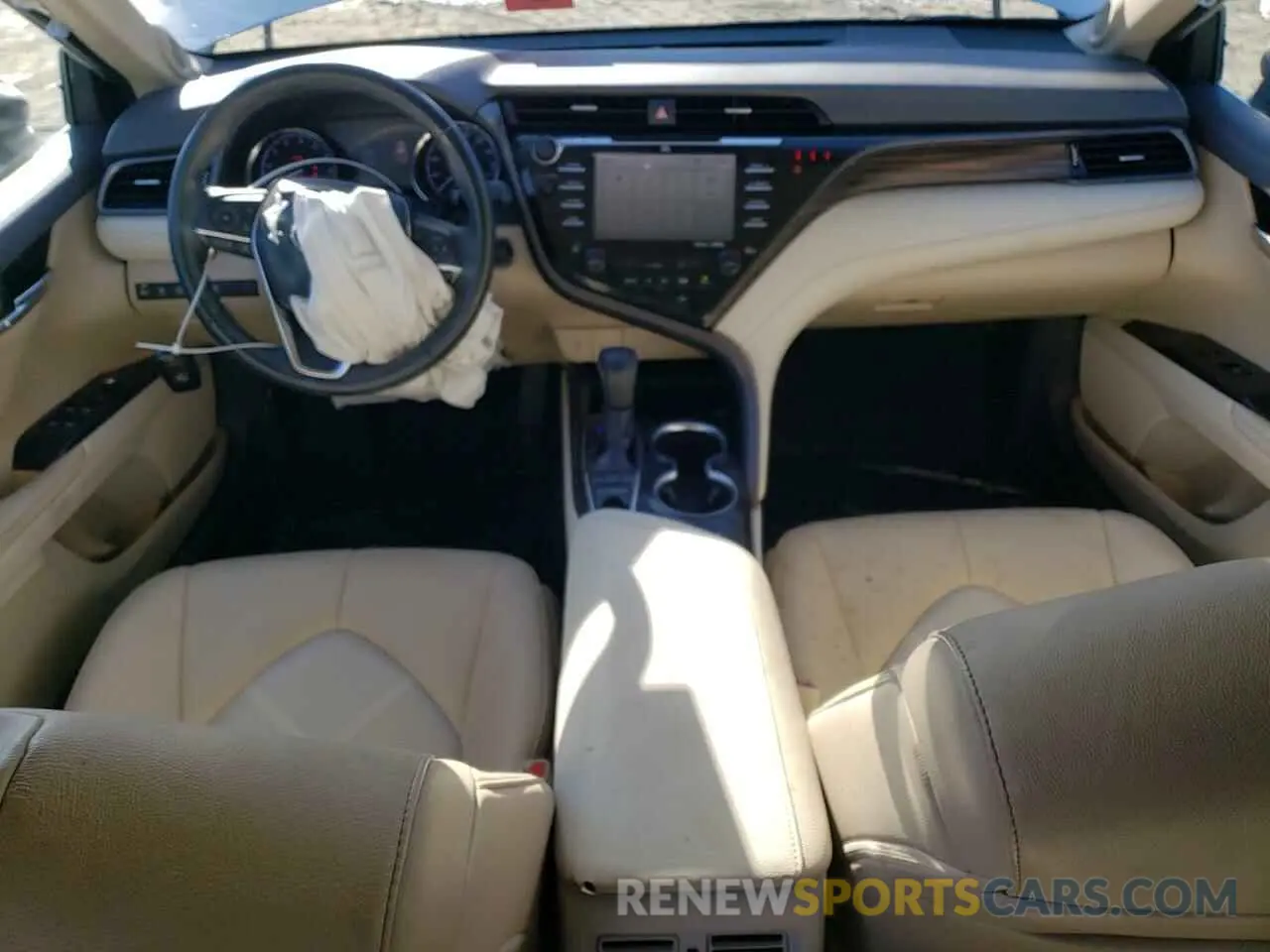 8 fotografías del automóvil dañado 4T1B11HK0KU854768 TOYOTA CAMRY 2019