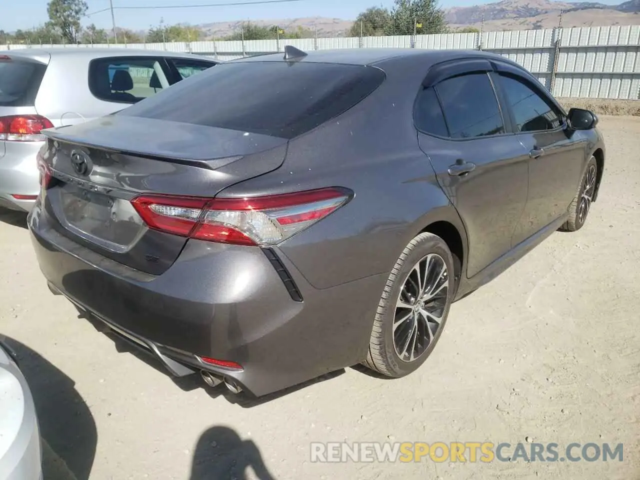 4 fotografías del automóvil dañado 4T1B11HK1KU163104 TOYOTA CAMRY 2019