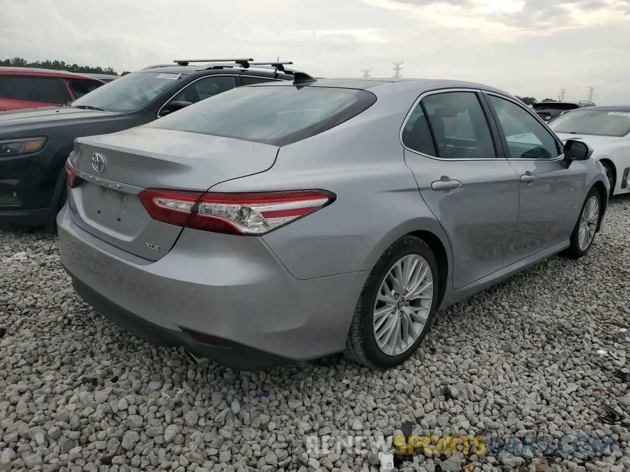 3 fotografías del automóvil dañado 4T1B11HK1KU164981 TOYOTA CAMRY 2019