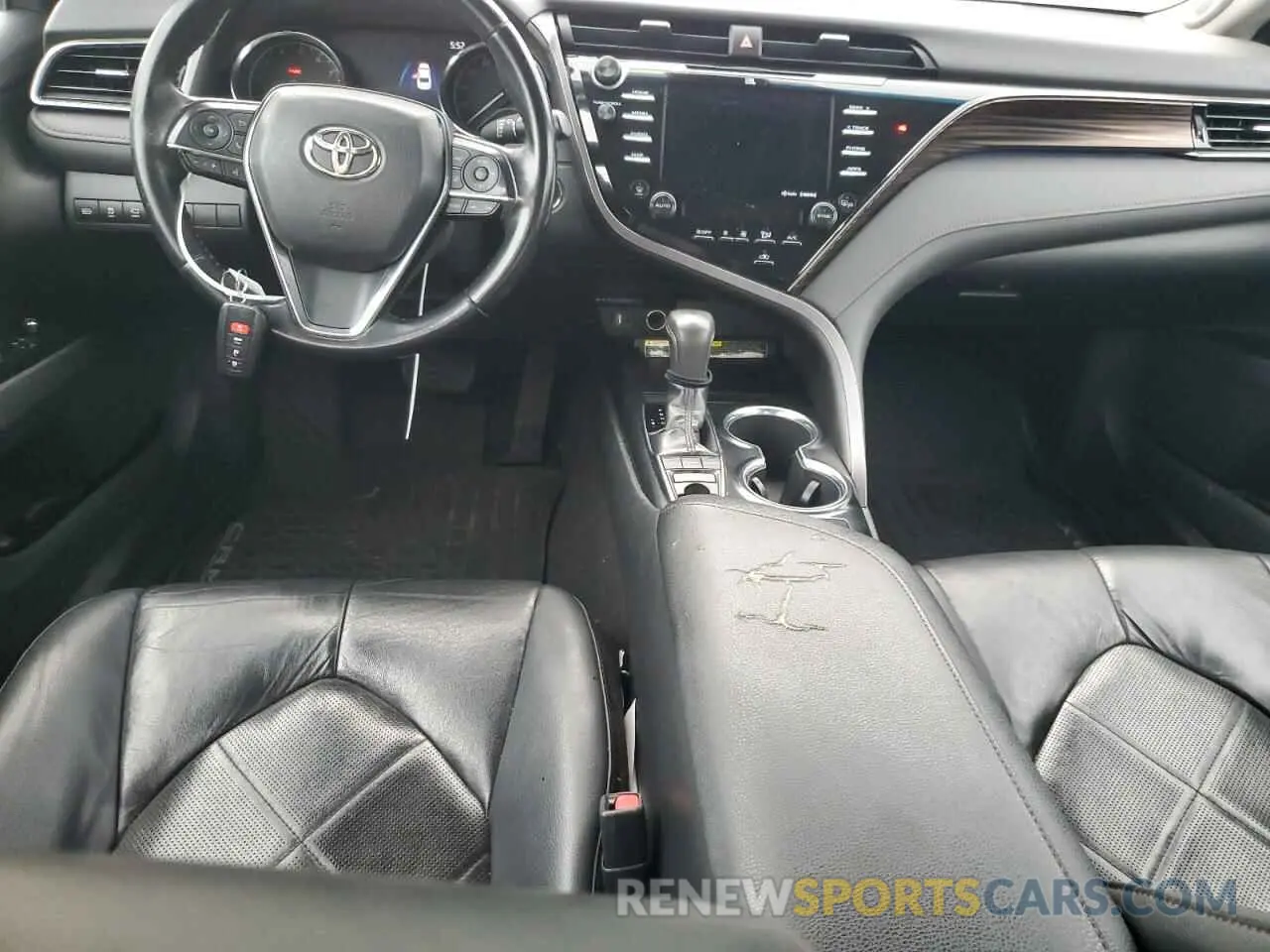 8 fotografías del automóvil dañado 4T1B11HK1KU164981 TOYOTA CAMRY 2019