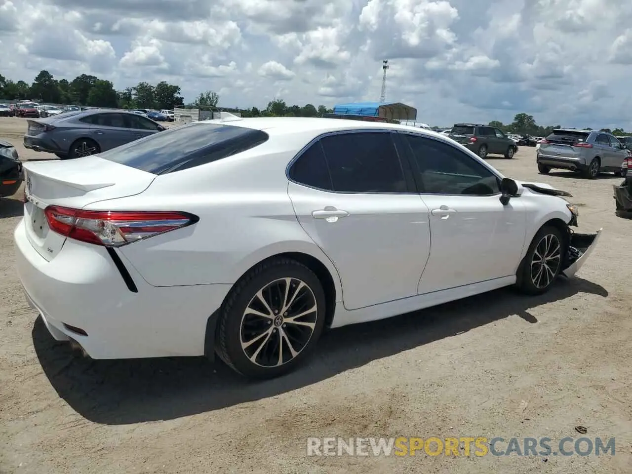 3 fotografías del automóvil dañado 4T1B11HK1KU180212 TOYOTA CAMRY 2019