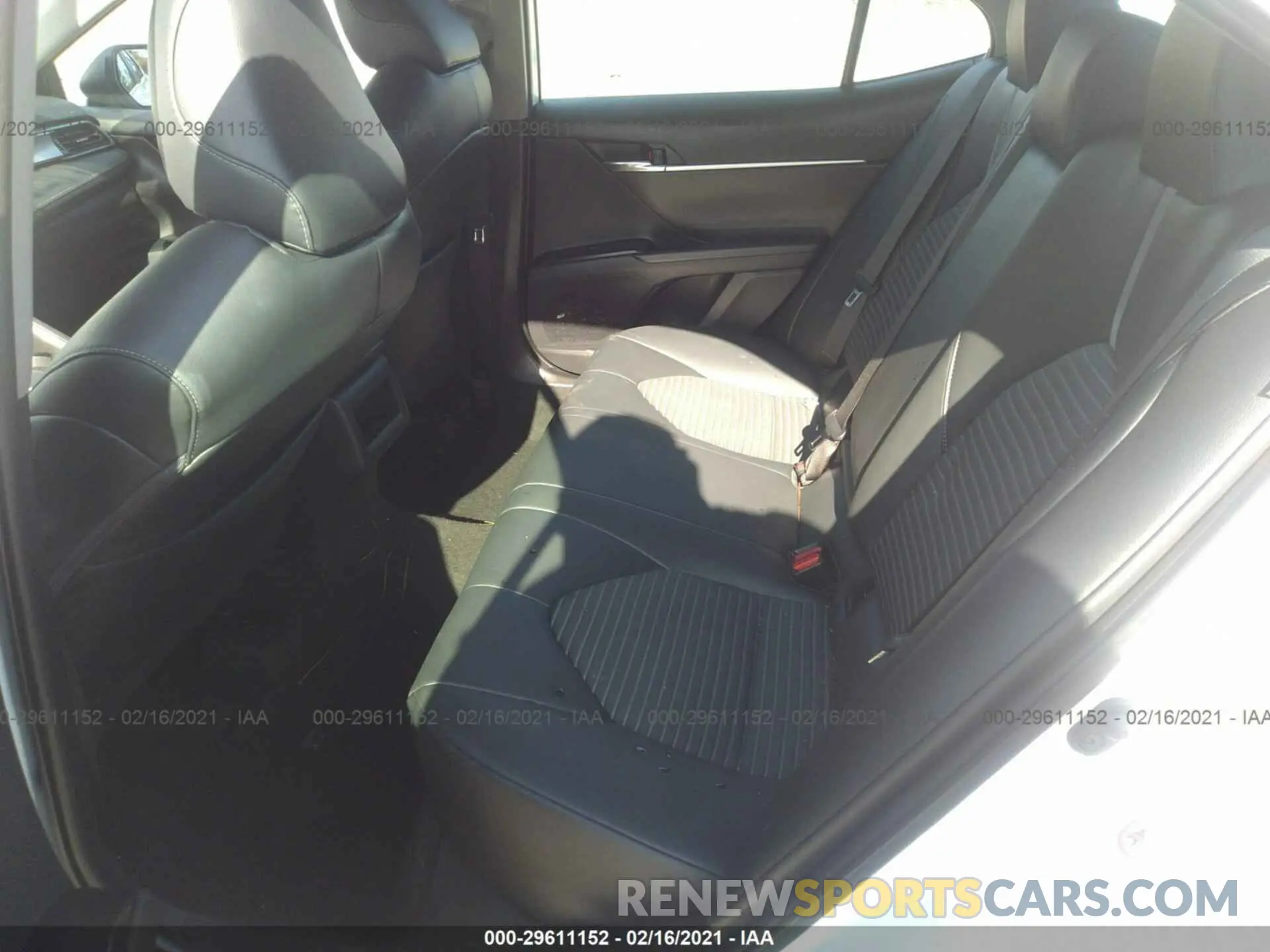 8 fotografías del automóvil dañado 4T1B11HK1KU180663 TOYOTA CAMRY 2019