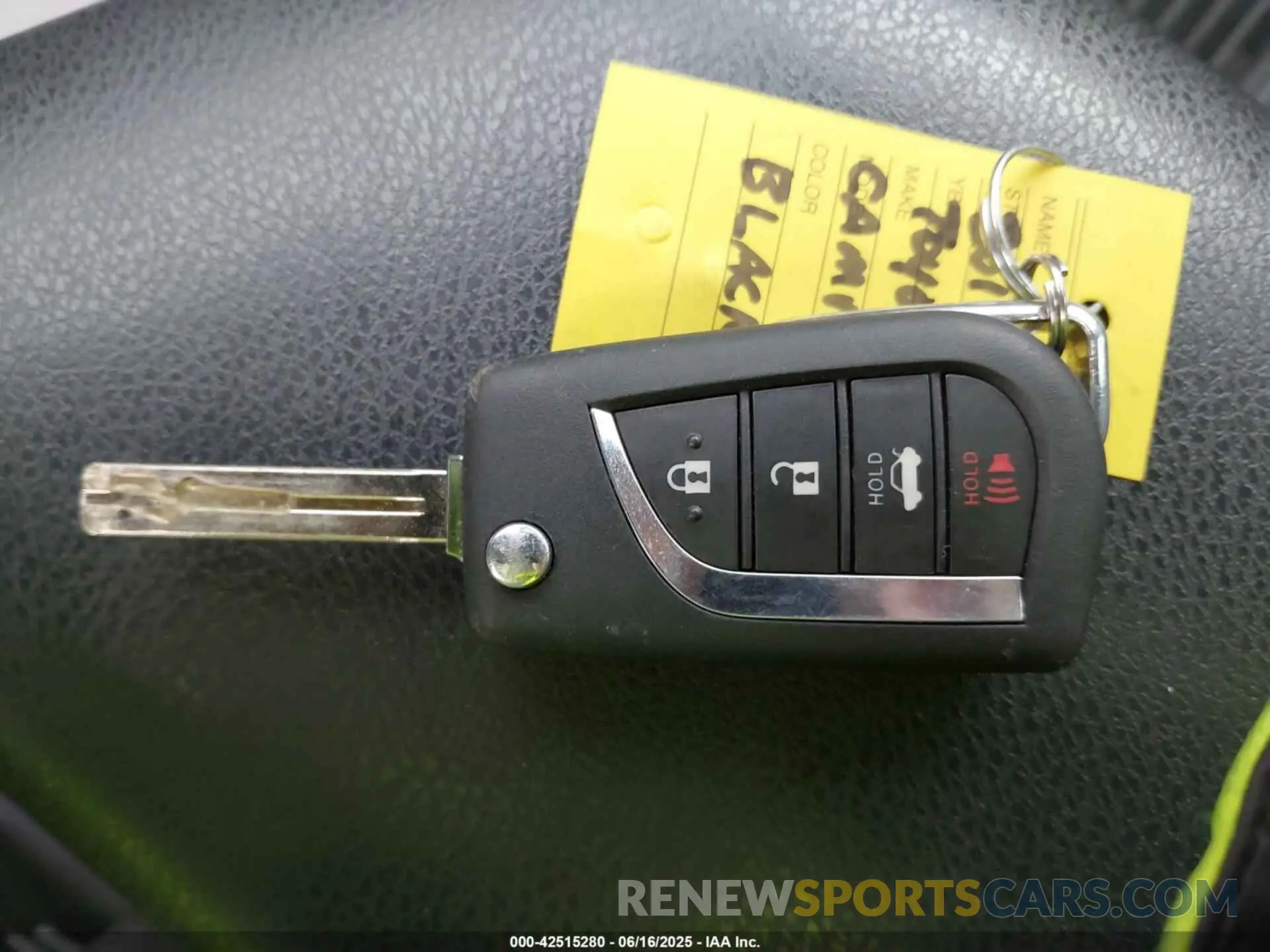 11 fotografías del automóvil dañado 4T1B11HK1KU181635 TOYOTA CAMRY 2019