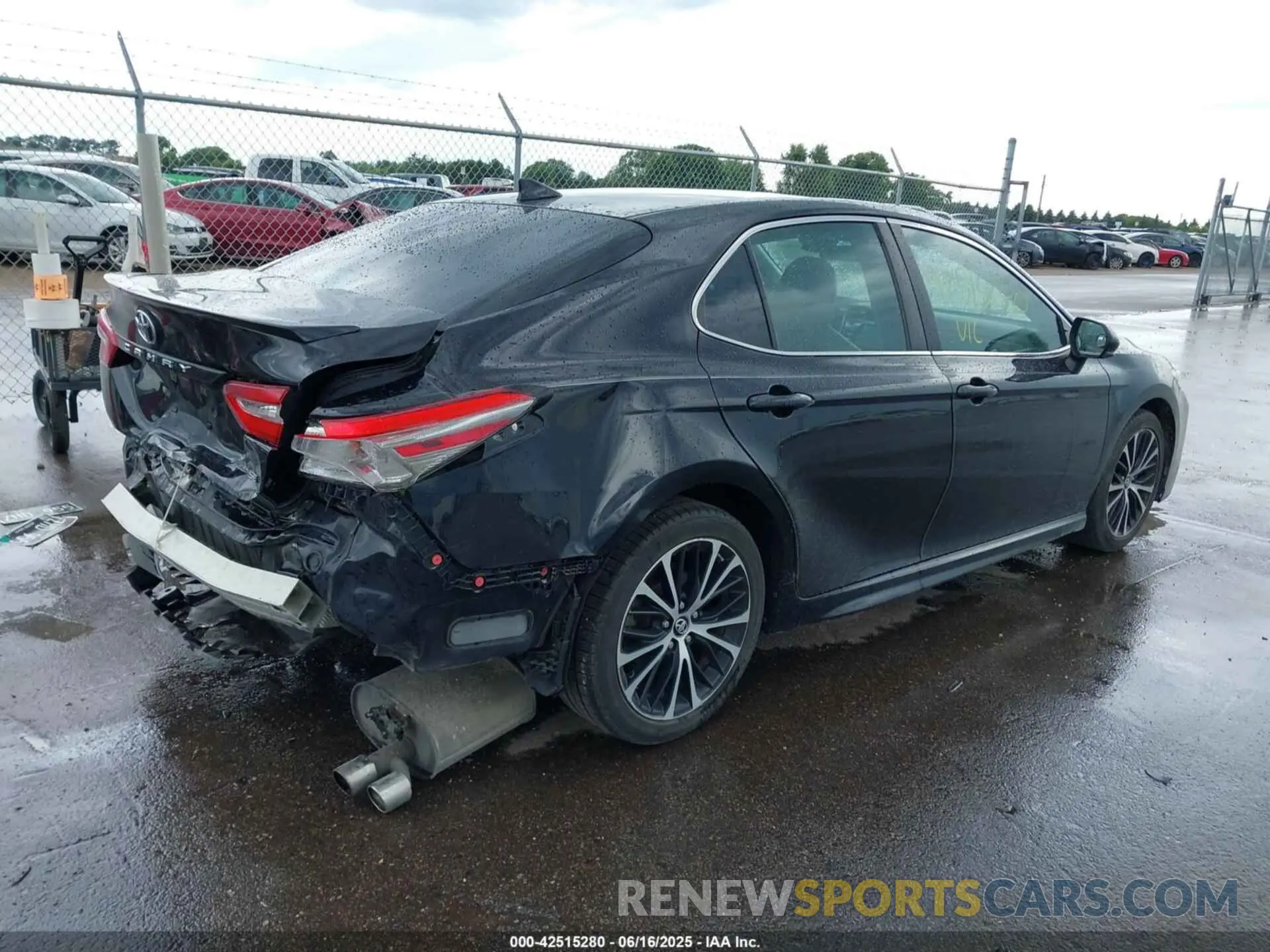 4 fotografías del automóvil dañado 4T1B11HK1KU181635 TOYOTA CAMRY 2019
