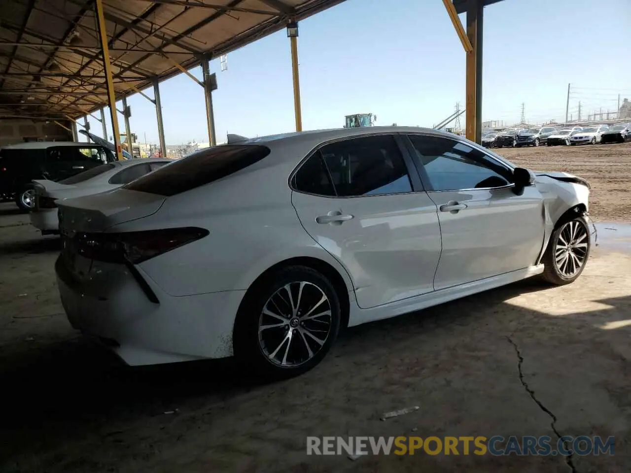3 fotografías del automóvil dañado 4T1B11HK1KU186205 TOYOTA CAMRY 2019