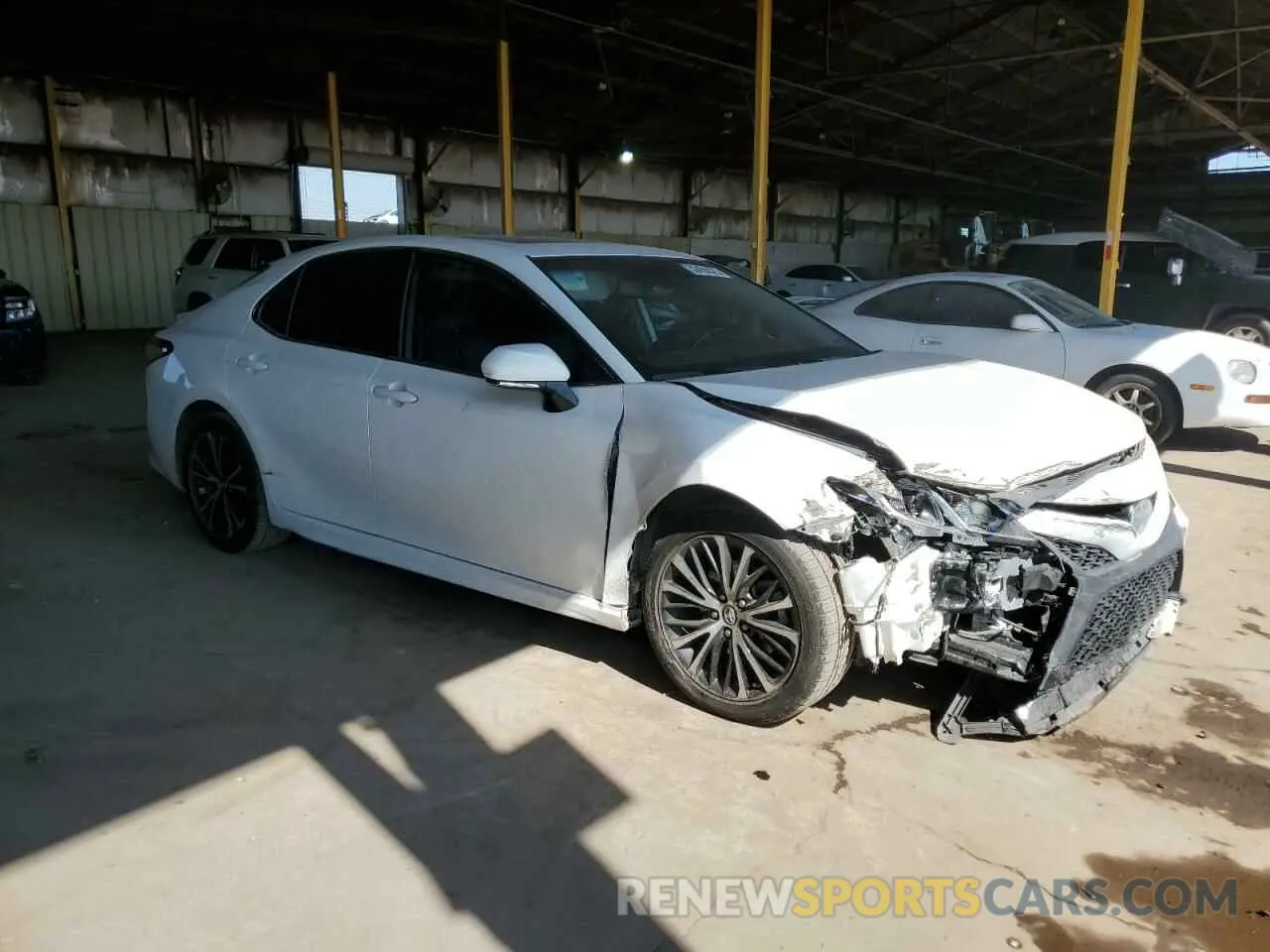 4 fotografías del automóvil dañado 4T1B11HK1KU186205 TOYOTA CAMRY 2019