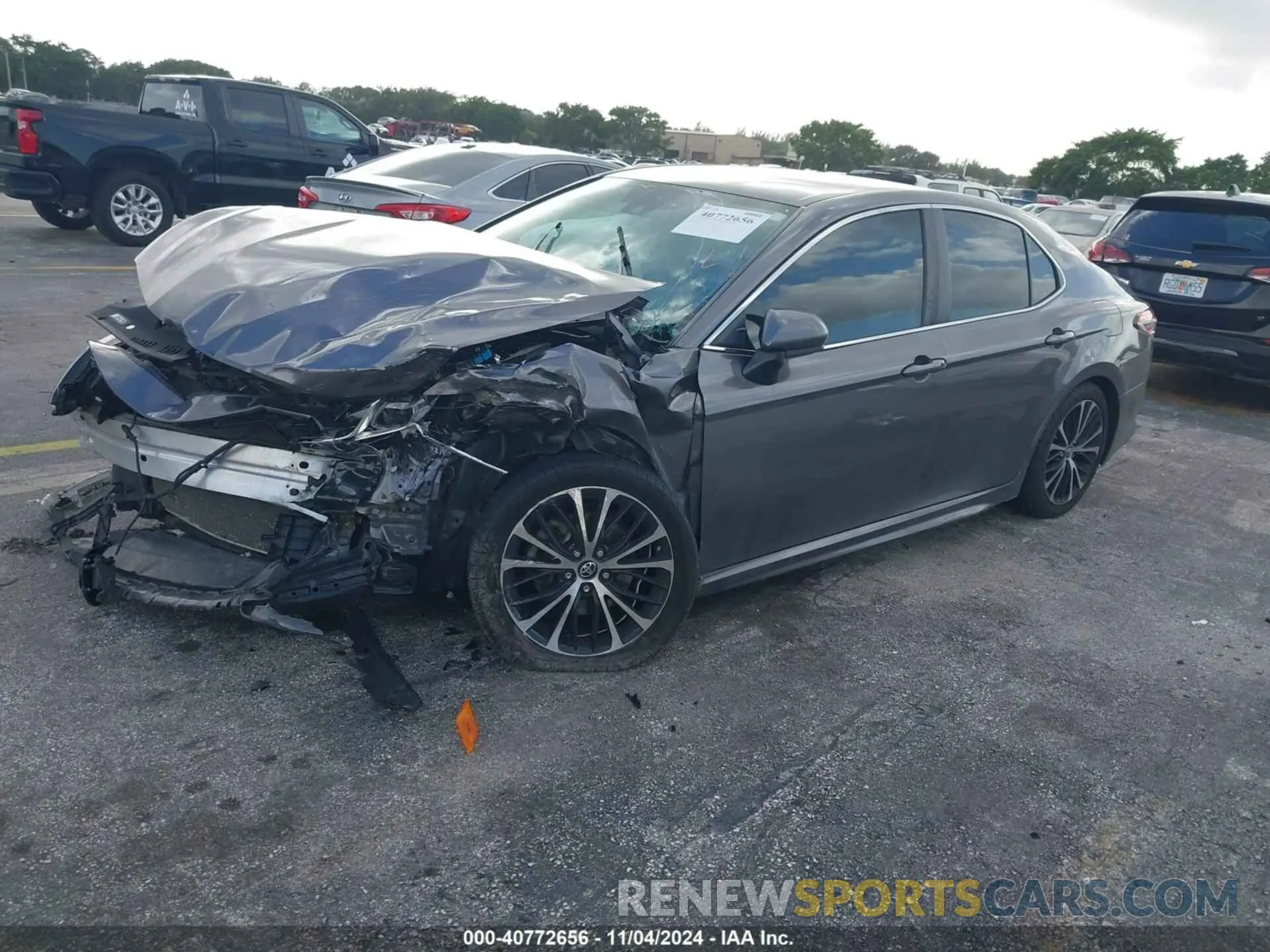 2 fotografías del automóvil dañado 4T1B11HK1KU187886 TOYOTA CAMRY 2019