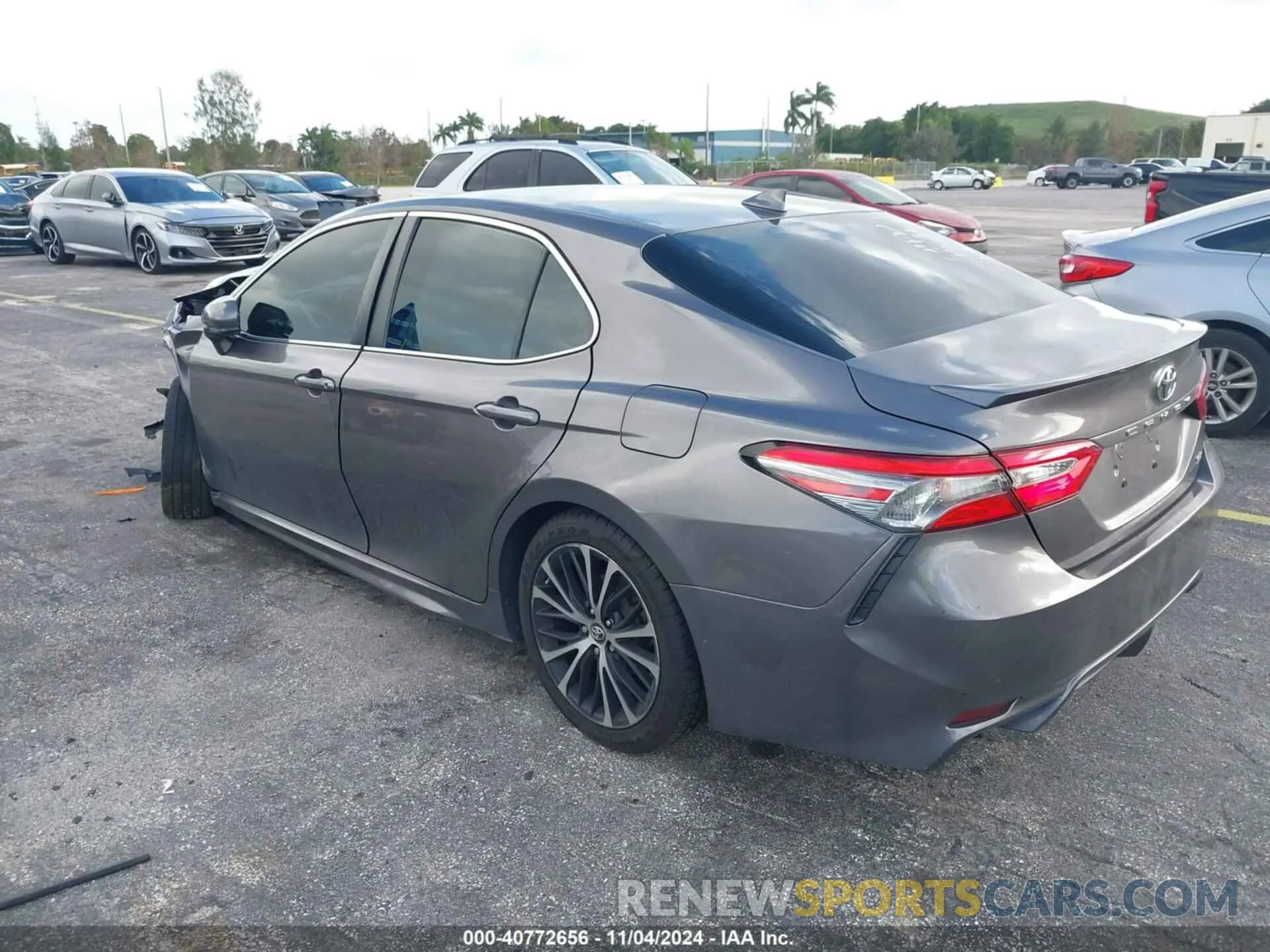 3 fotografías del automóvil dañado 4T1B11HK1KU187886 TOYOTA CAMRY 2019