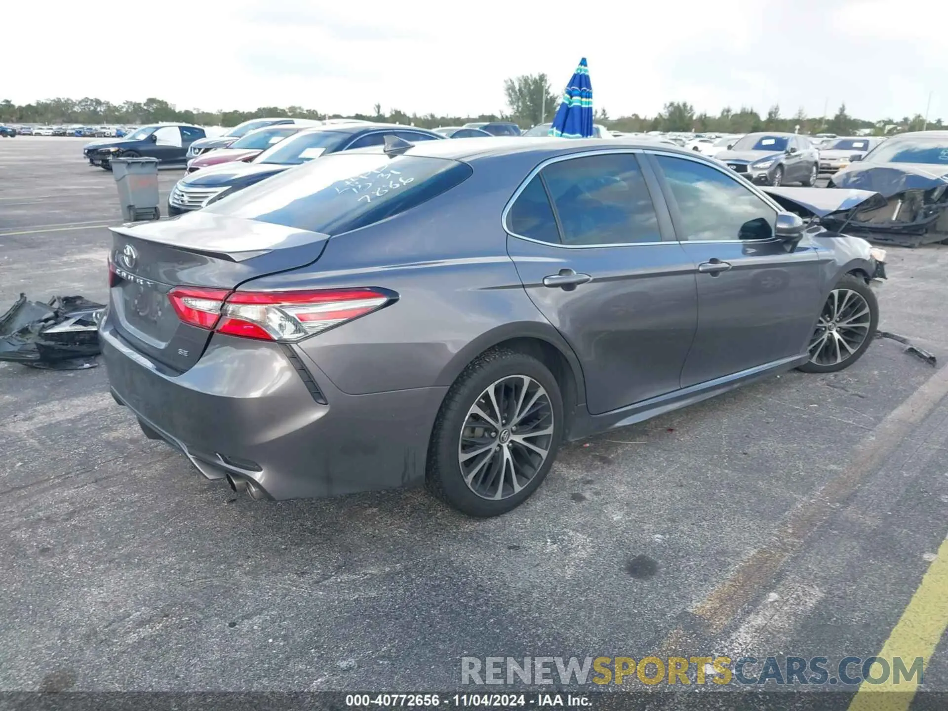 4 fotografías del automóvil dañado 4T1B11HK1KU187886 TOYOTA CAMRY 2019