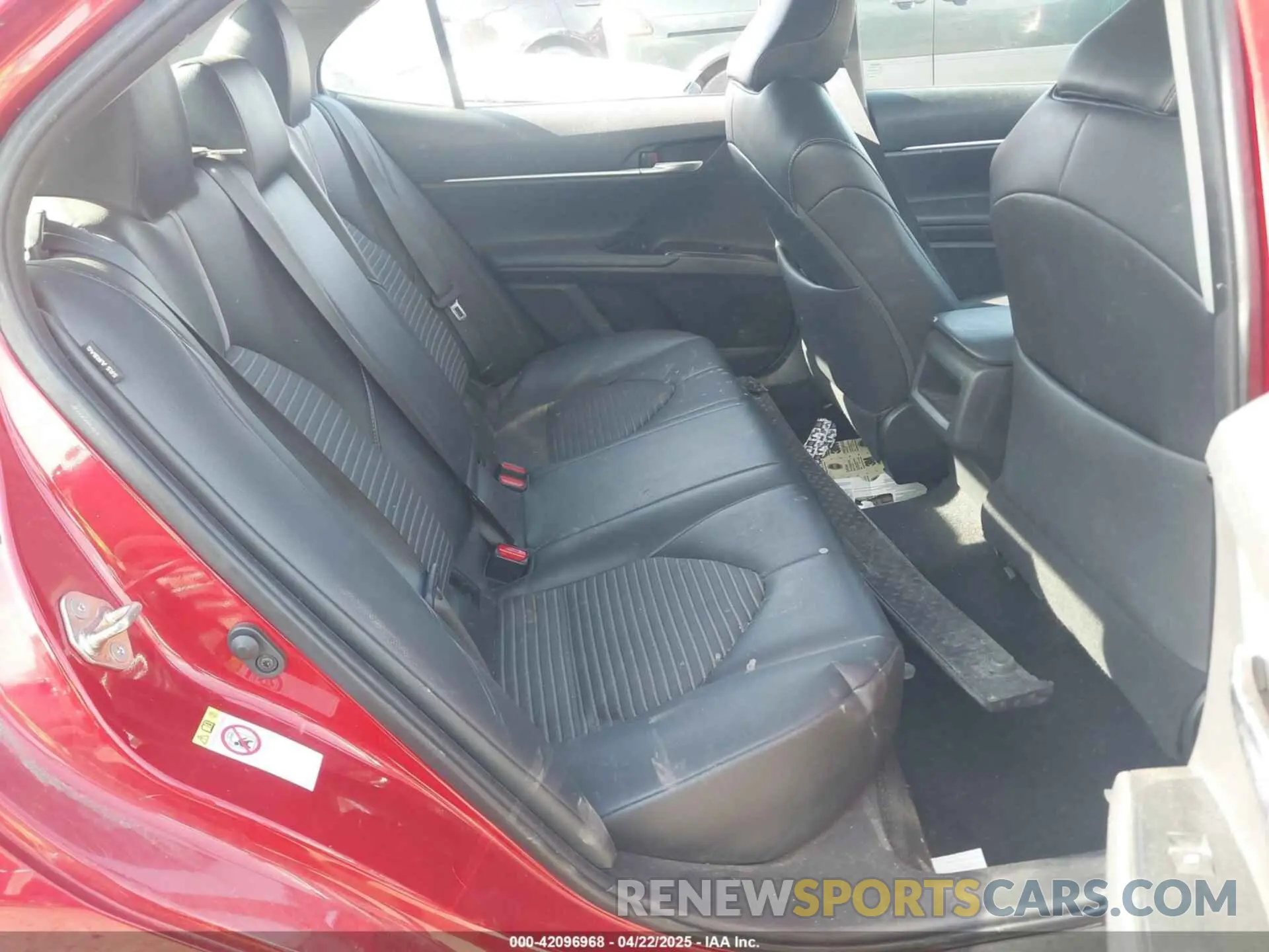 8 fotografías del automóvil dañado 4T1B11HK1KU192117 TOYOTA CAMRY 2019