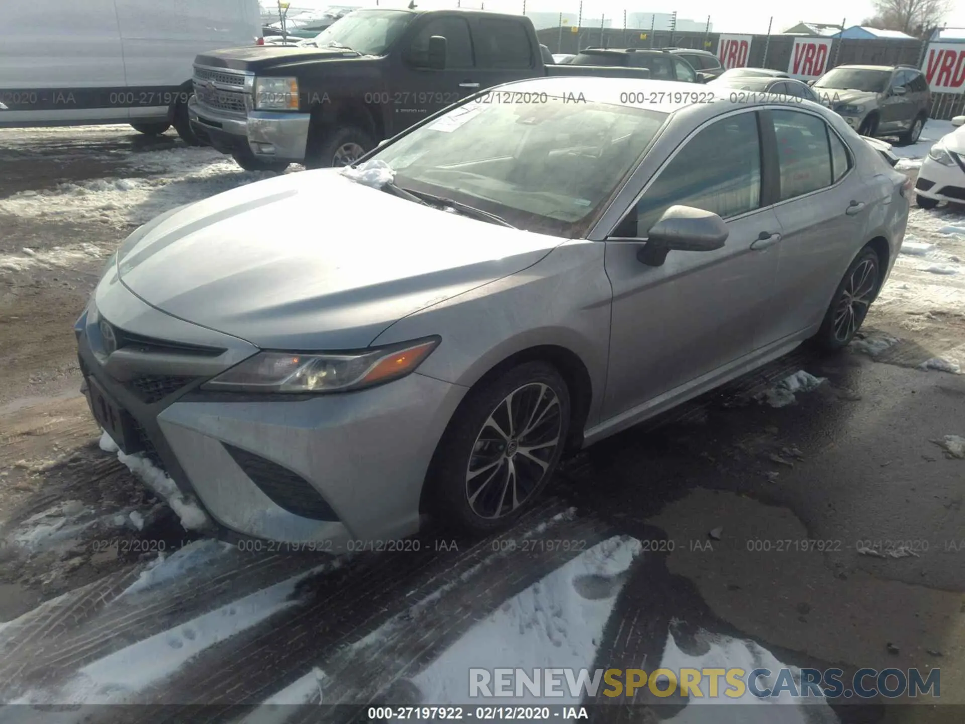 2 fotografías del automóvil dañado 4T1B11HK1KU201172 TOYOTA CAMRY 2019