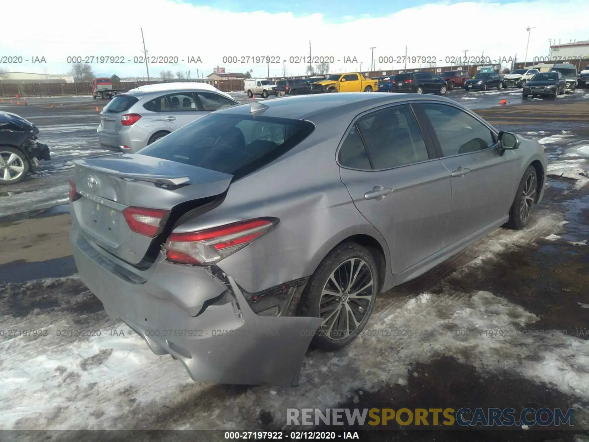 4 fotografías del automóvil dañado 4T1B11HK1KU201172 TOYOTA CAMRY 2019