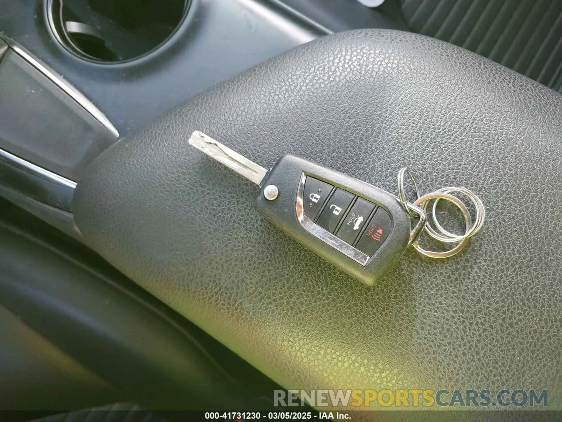 11 fotografías del automóvil dañado 4T1B11HK1KU201897 TOYOTA CAMRY 2019