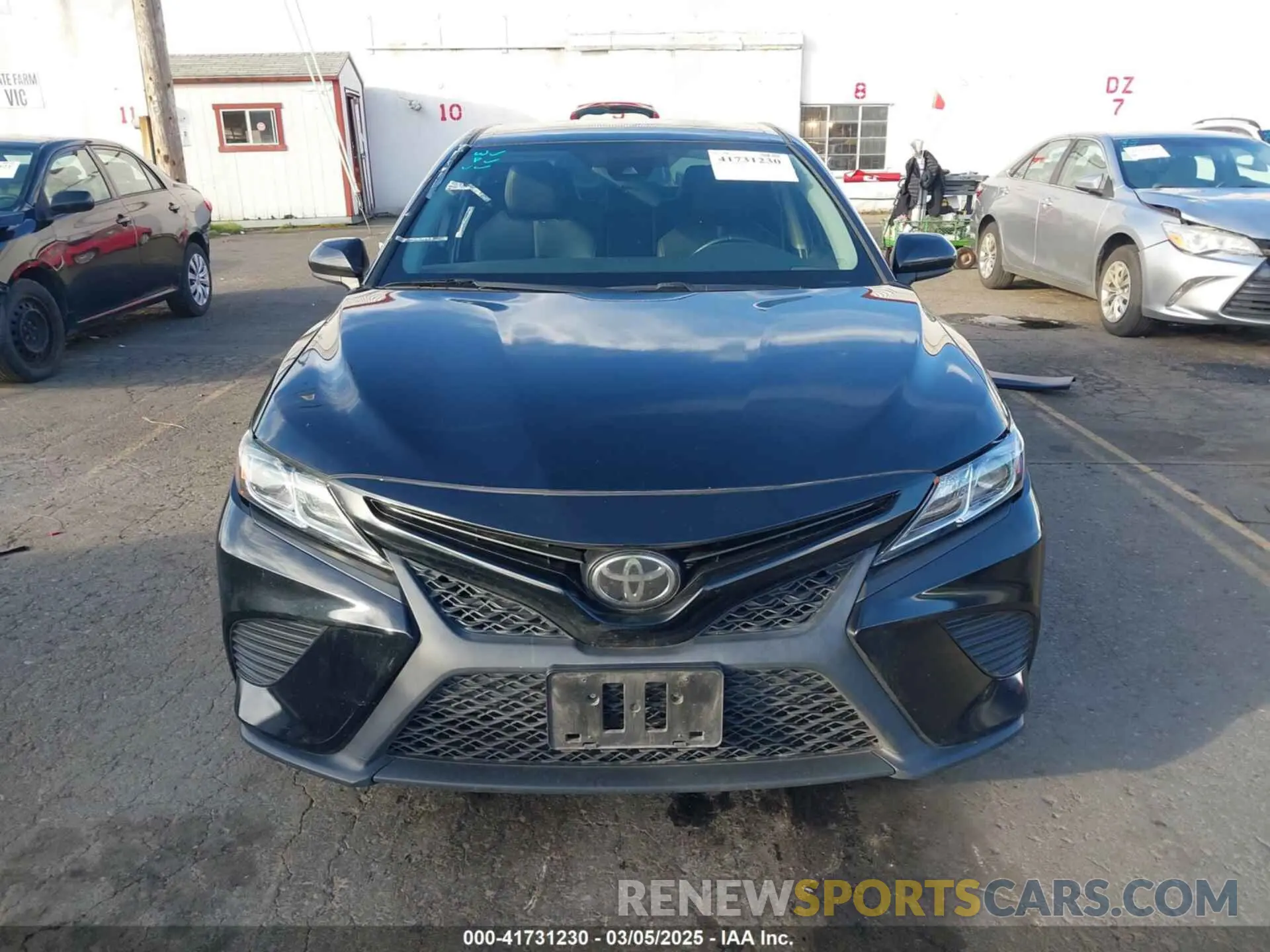 12 fotografías del automóvil dañado 4T1B11HK1KU201897 TOYOTA CAMRY 2019