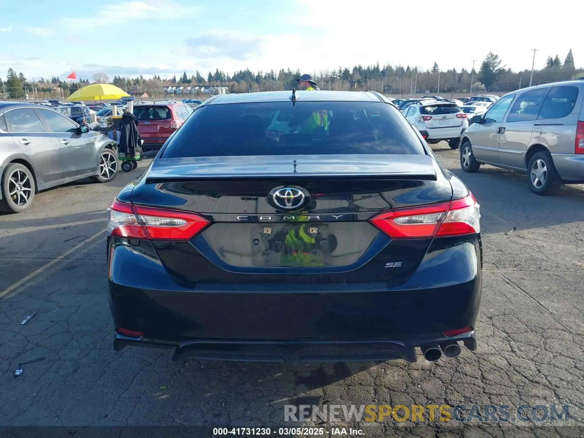 16 fotografías del automóvil dañado 4T1B11HK1KU201897 TOYOTA CAMRY 2019