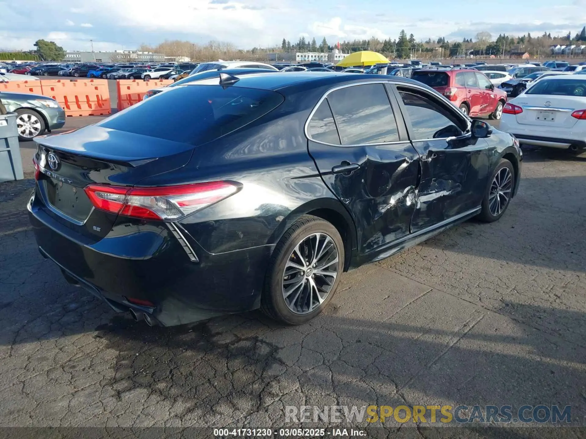 4 fotografías del automóvil dañado 4T1B11HK1KU201897 TOYOTA CAMRY 2019