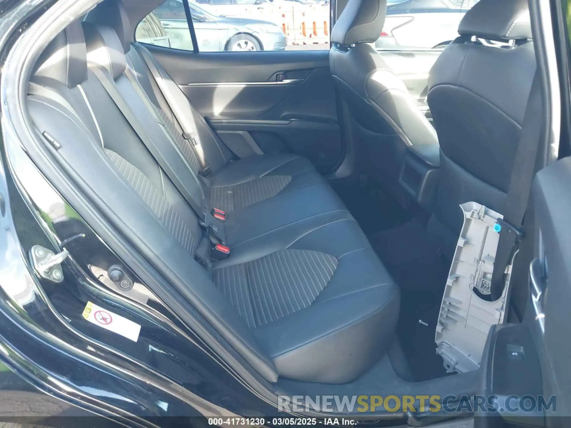 8 fotografías del automóvil dañado 4T1B11HK1KU201897 TOYOTA CAMRY 2019
