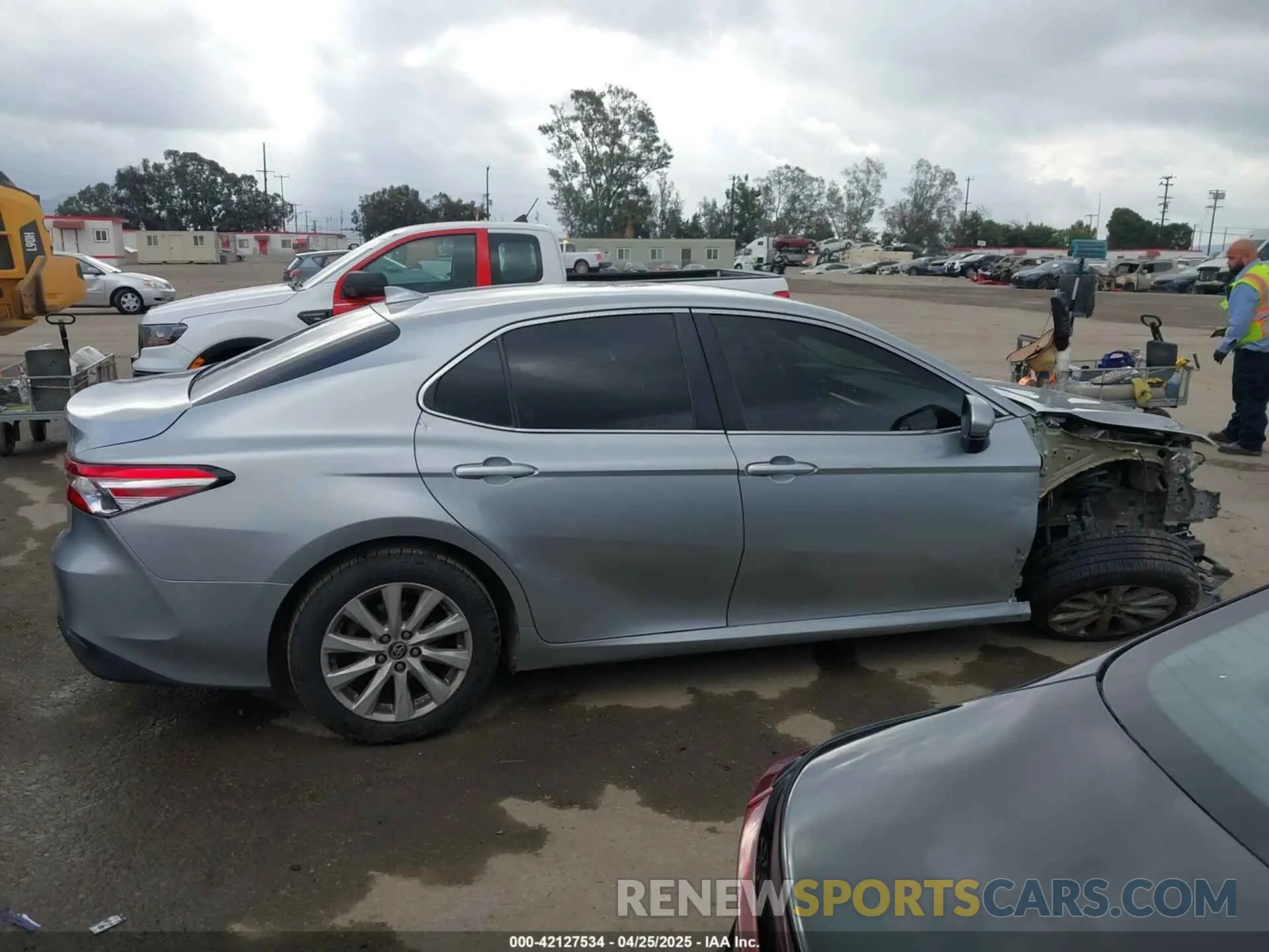 14 fotografías del automóvil dañado 4T1B11HK1KU205545 TOYOTA CAMRY 2019