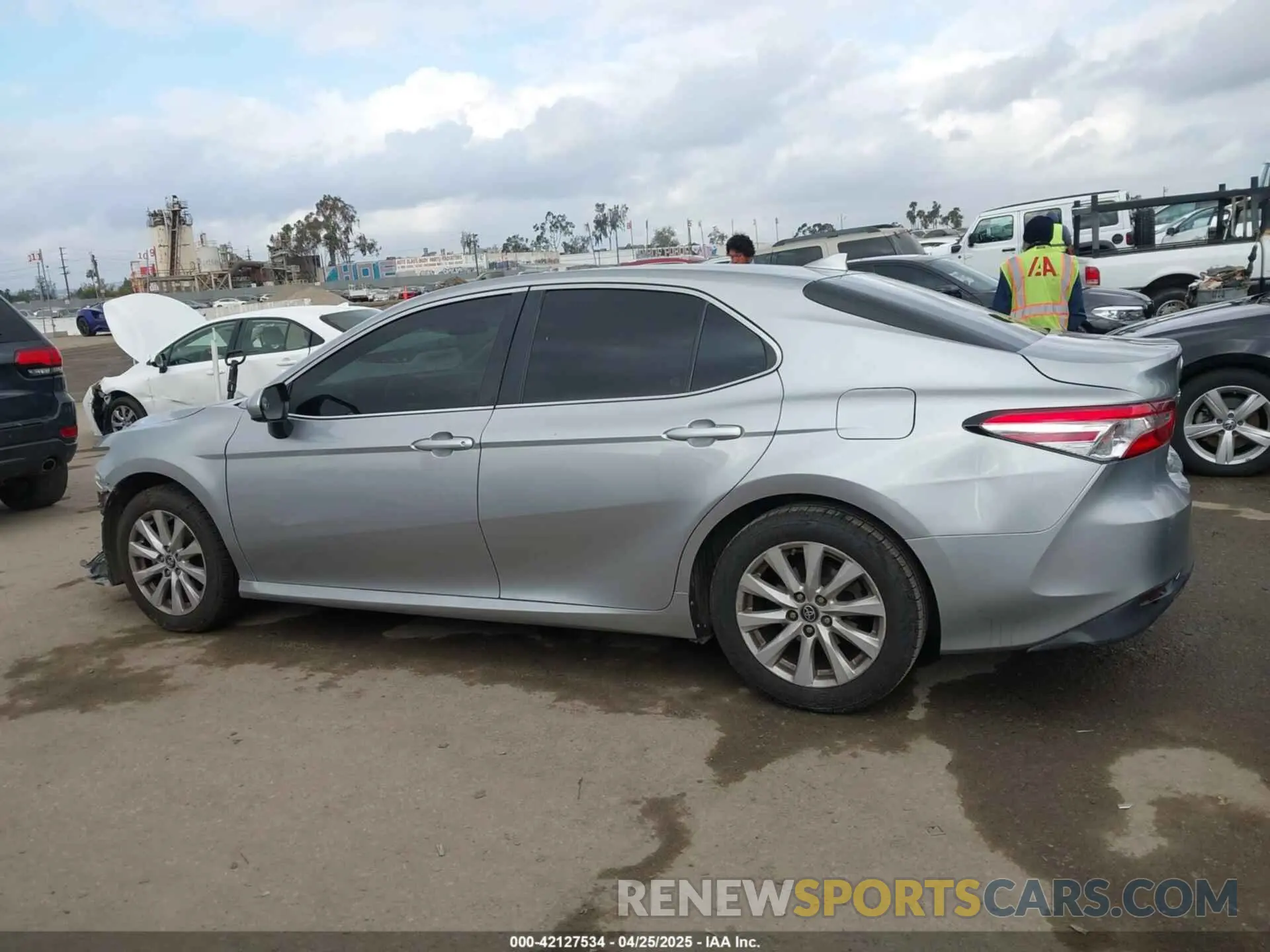 15 fotografías del automóvil dañado 4T1B11HK1KU205545 TOYOTA CAMRY 2019