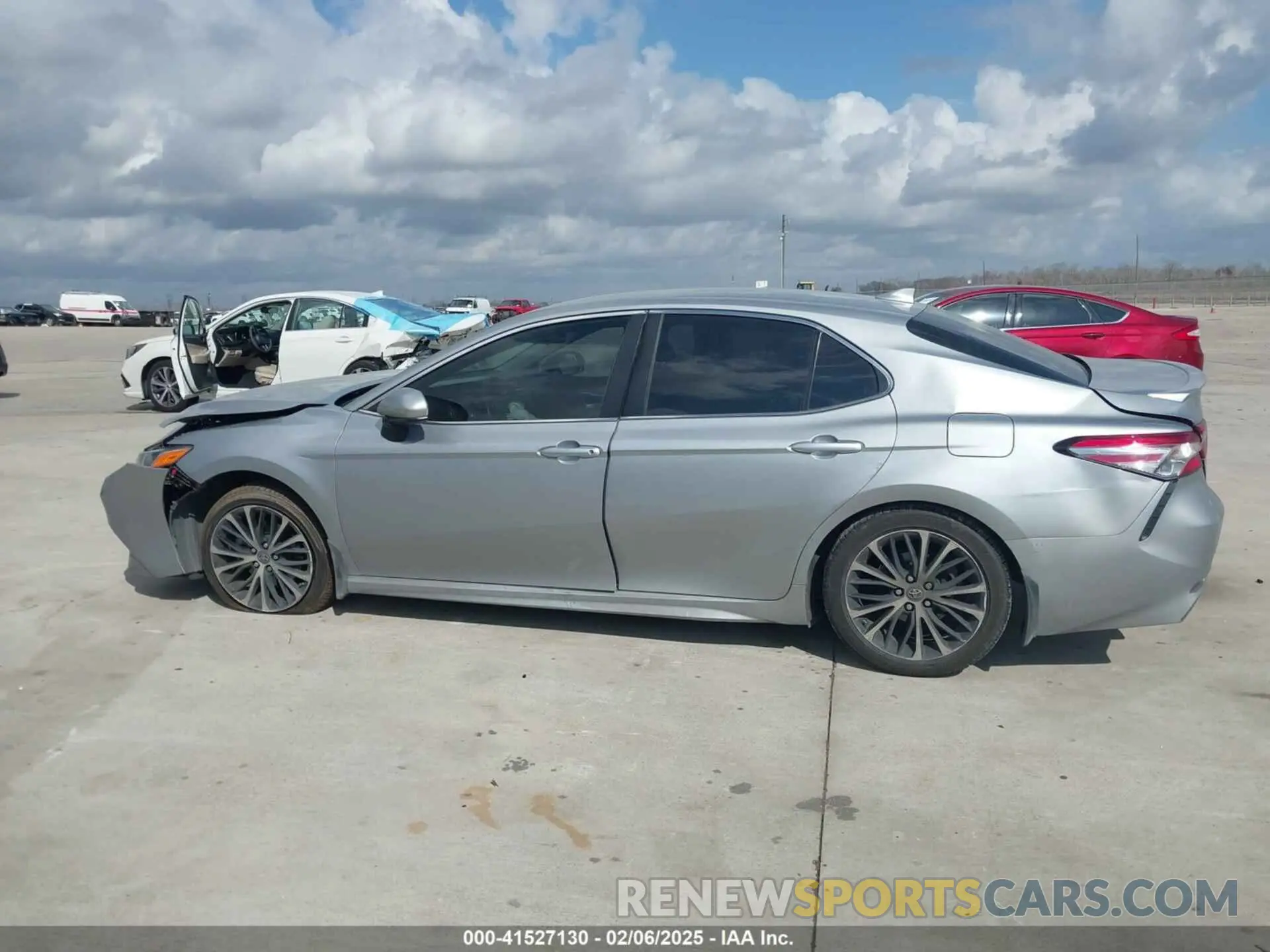 13 fotografías del automóvil dañado 4T1B11HK1KU209661 TOYOTA CAMRY 2019